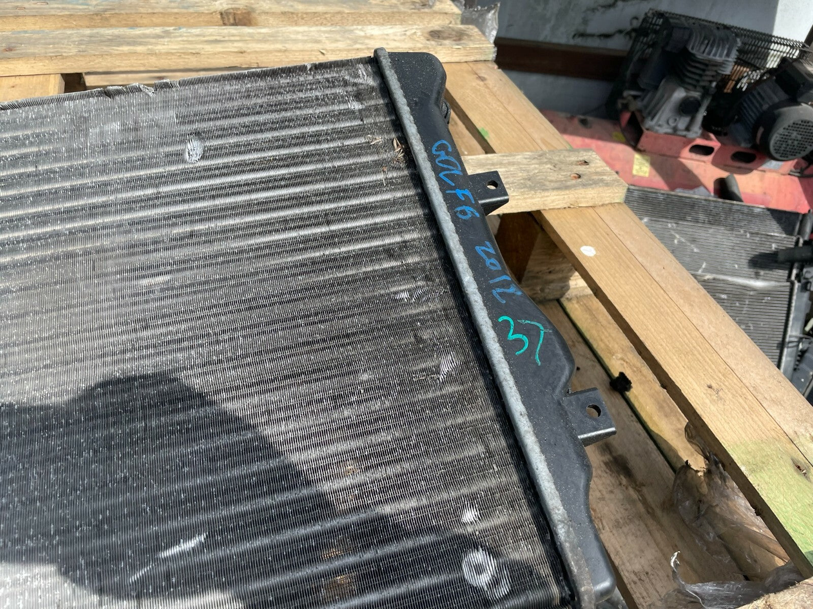2012 VW VOLKSWAGEN GOLF MK6 1.6 DIESEL WATER COOLANT RADIATOR 1K0121253BB R37