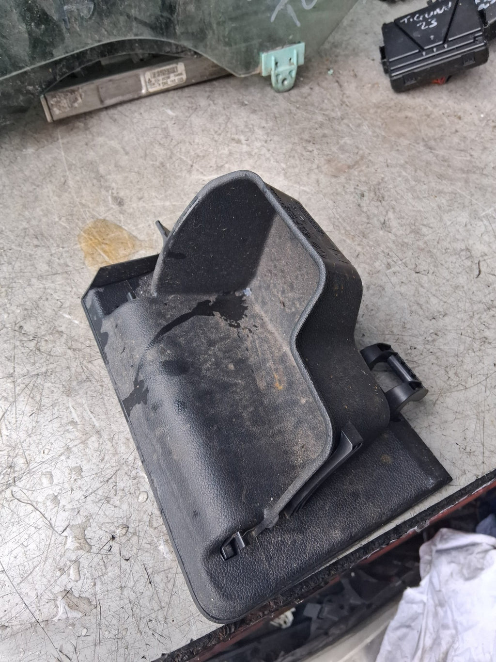 2023 VW VOLKSWAGEN TIGUAN STORAGE COMPARTMENT BOX 5NC857919