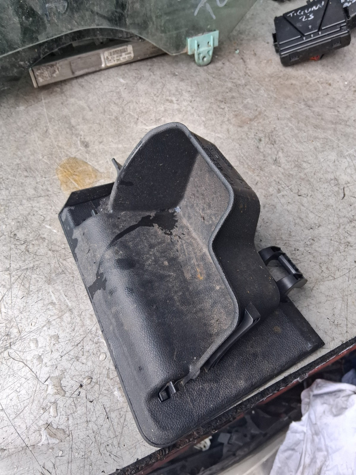 2023 VW VOLKSWAGEN TIGUAN STORAGE COMPARTMENT BOX 5NC857919