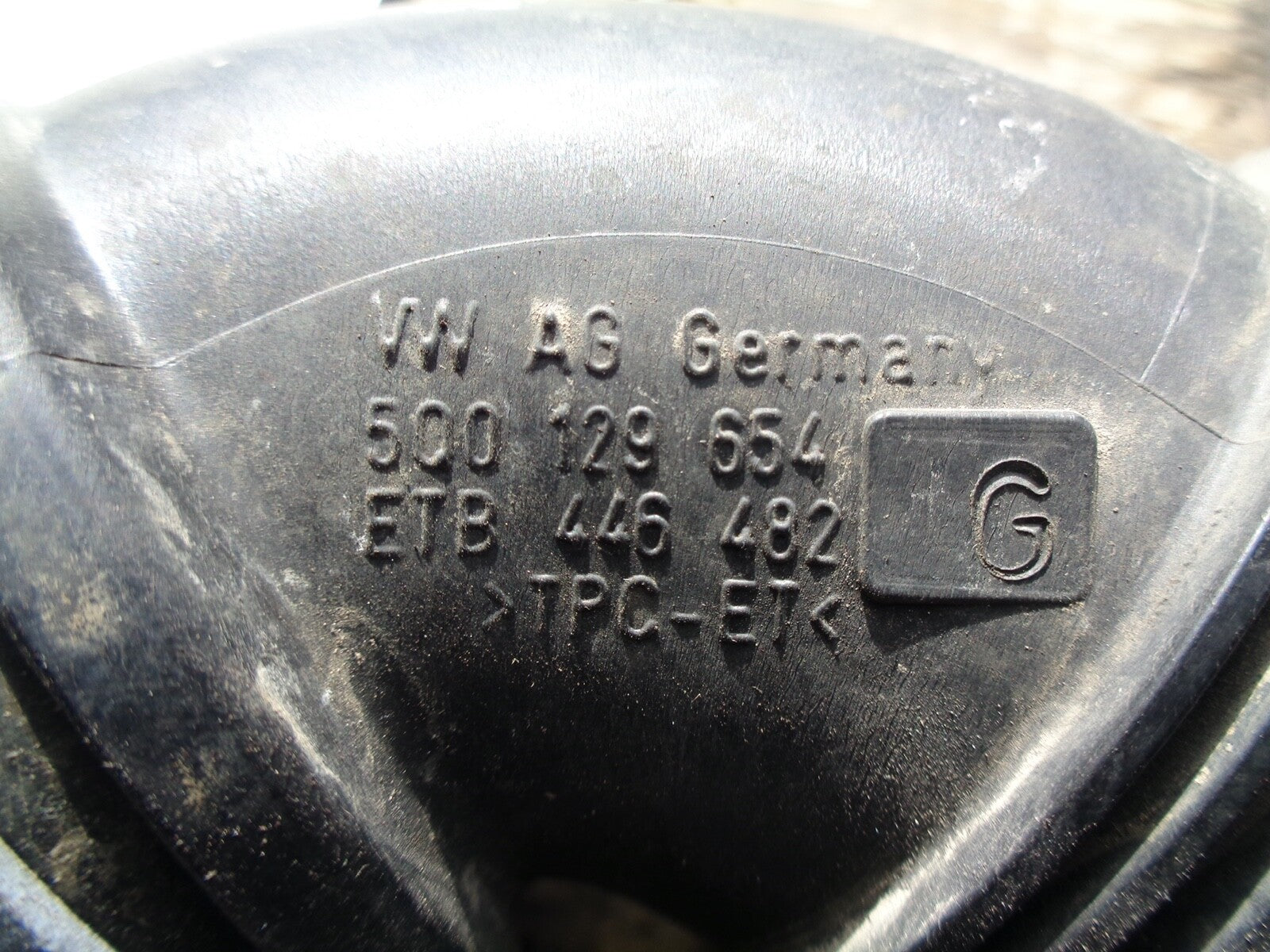 VW VOLKSWAGEN GOLF 2.0 TDI MK7 AIR FLOW METER INTAKE 04L906461B 5Q0129654
