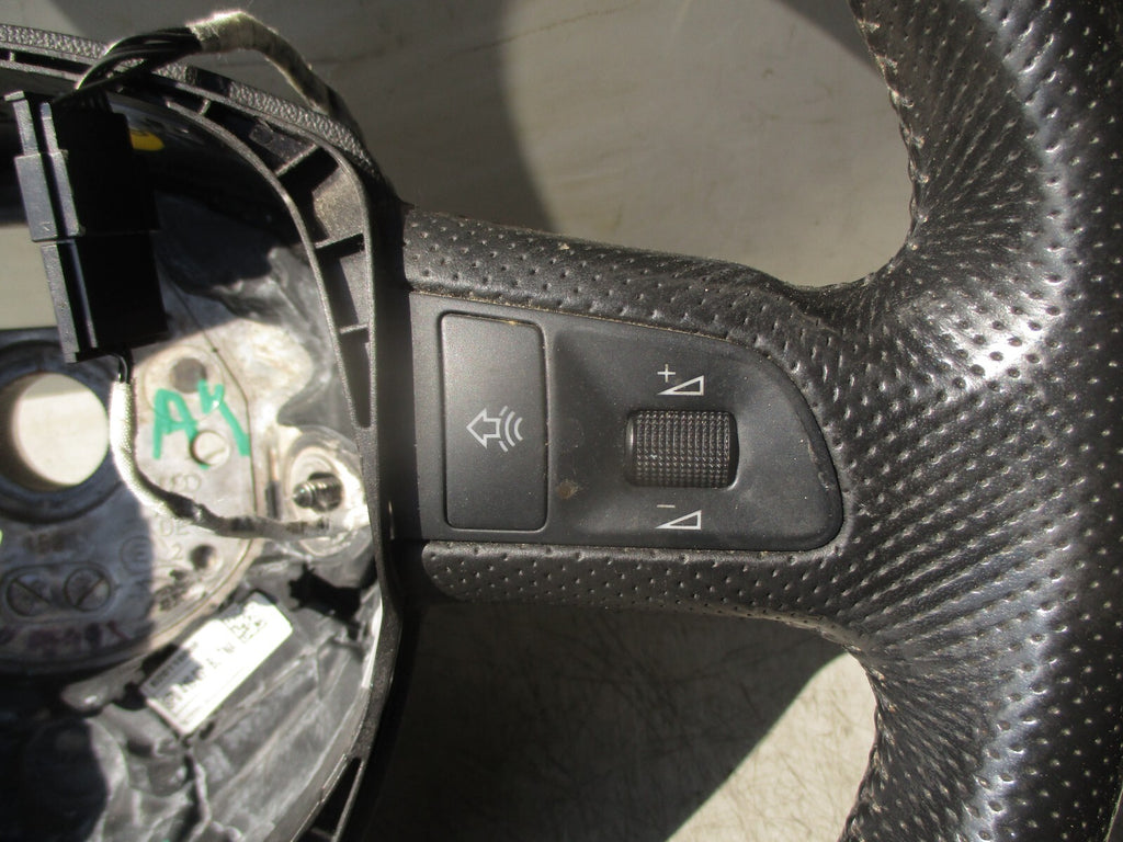 2006 AUDI A4 B7 3 SPOKE MULTIFUNCTION STEERING WHEEL 8P0419091