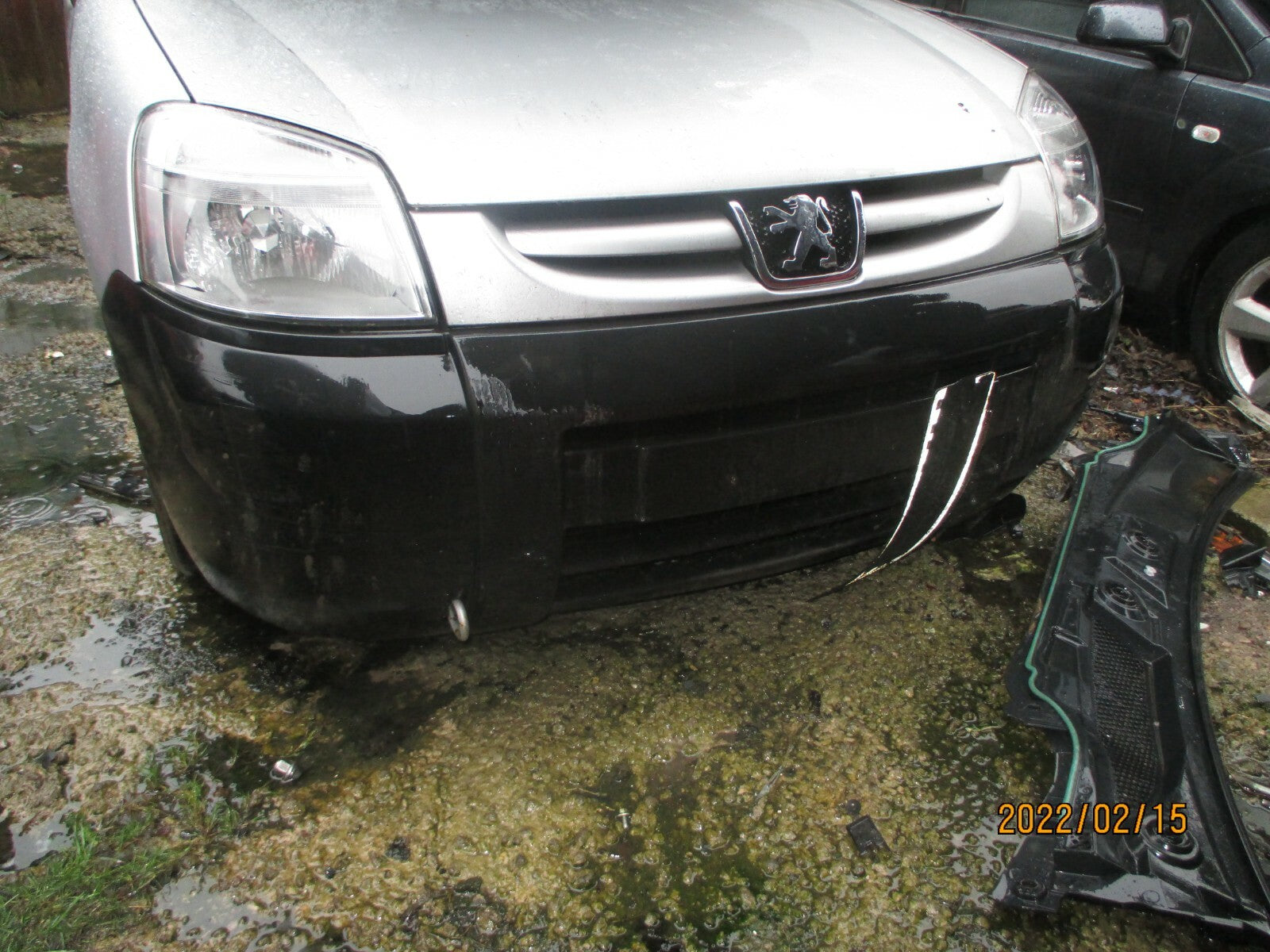 PEUGEOT PARTNER 2010 MK1 FACELIFT FRONT BUMPER COMPLETE BLACK