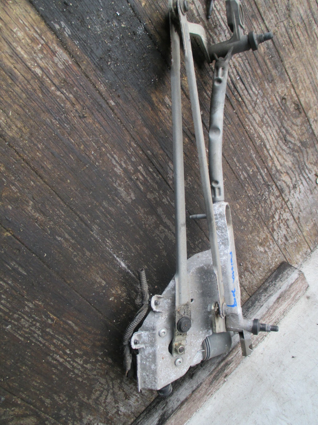 FORD FIESTA  2009 MK7 WINDSCREEN WIPER MOTOR WITH LINKAGE 3397021255