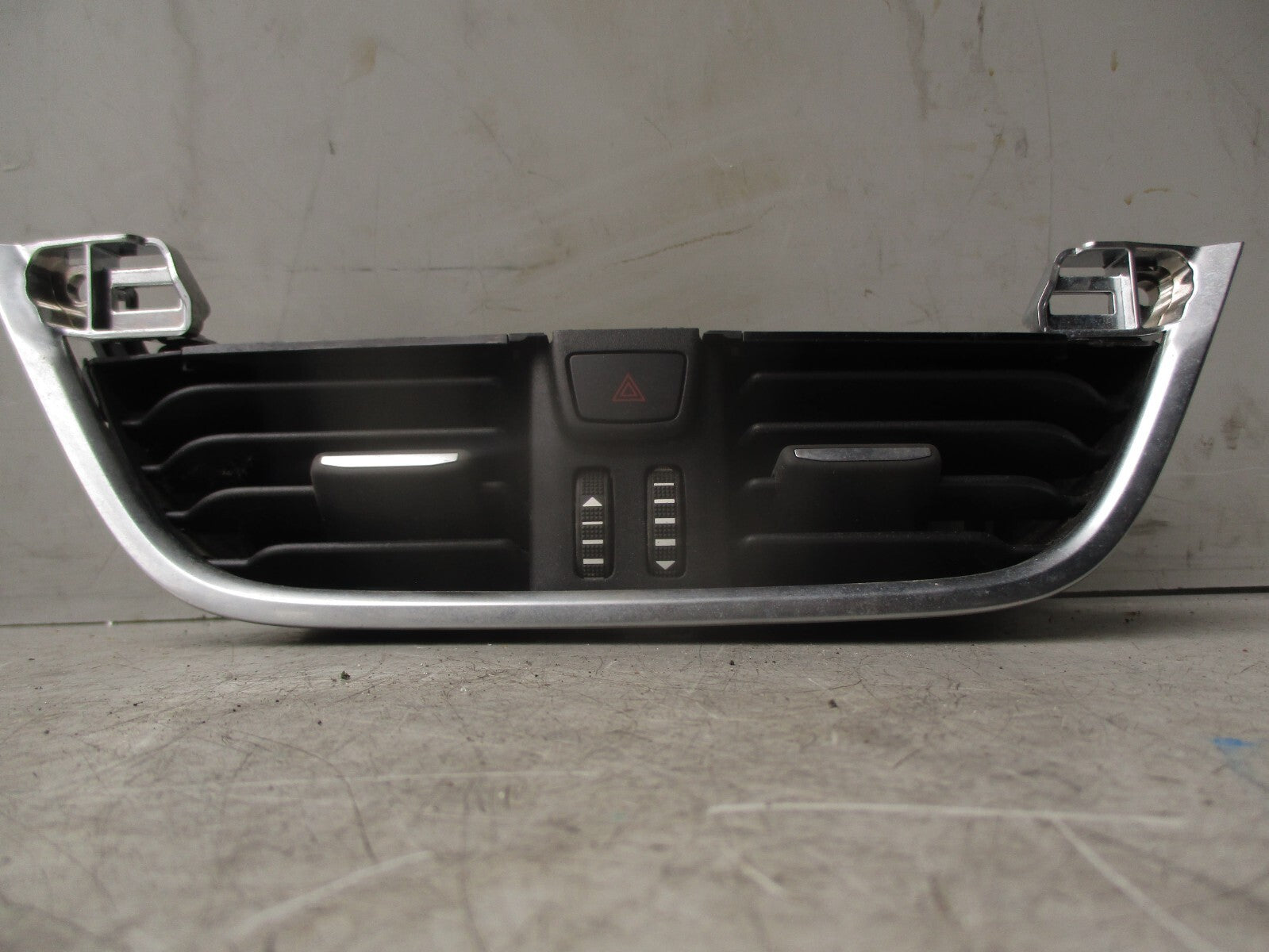 2021 FORD FIESTA MK8 CENTRE DASHBOARD AIR VENTS HAZARD SWITCH H1BB19K617