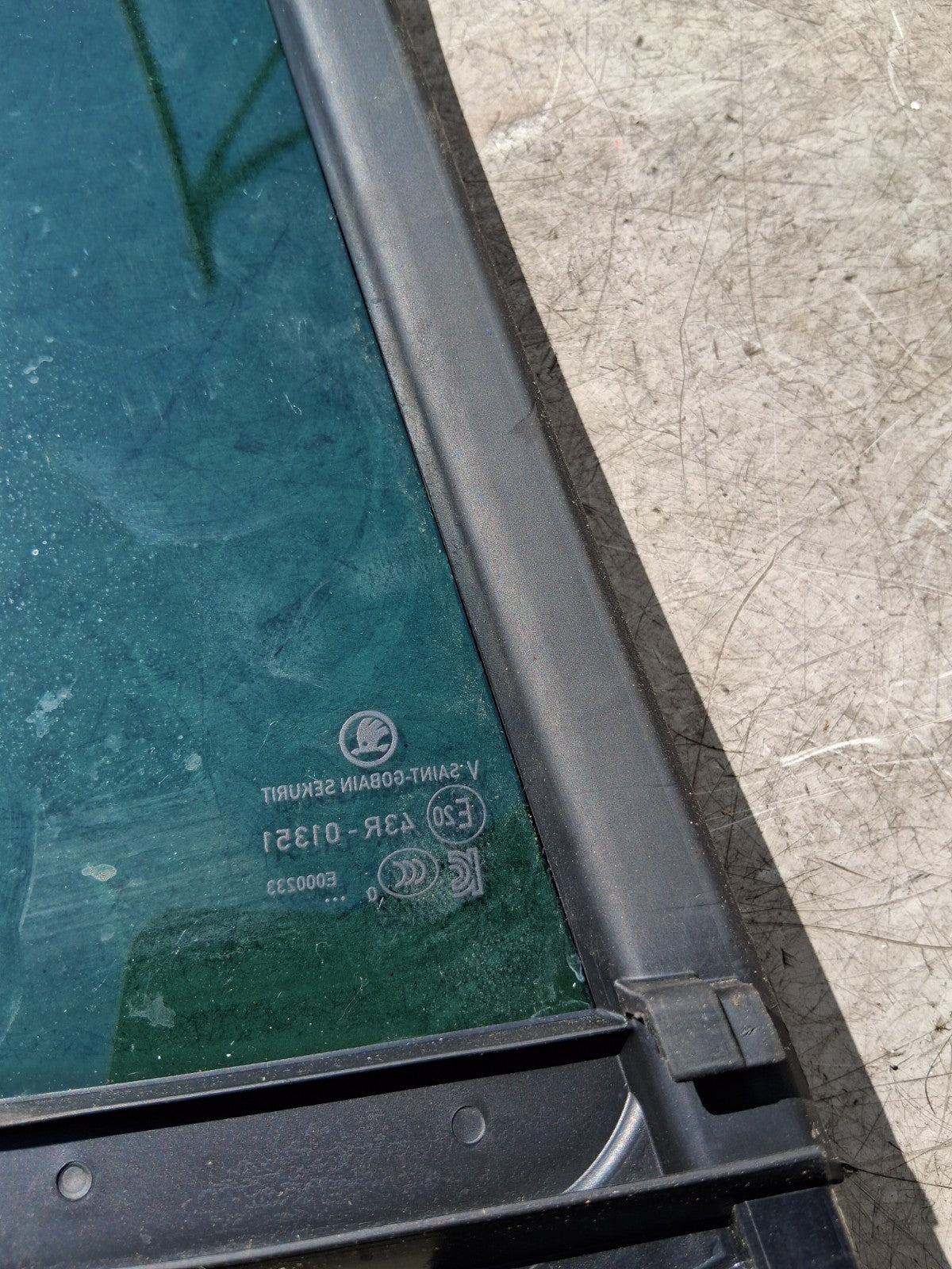 2021 SKODA SCALA GUARD WINDOW GLASS 43R-01351