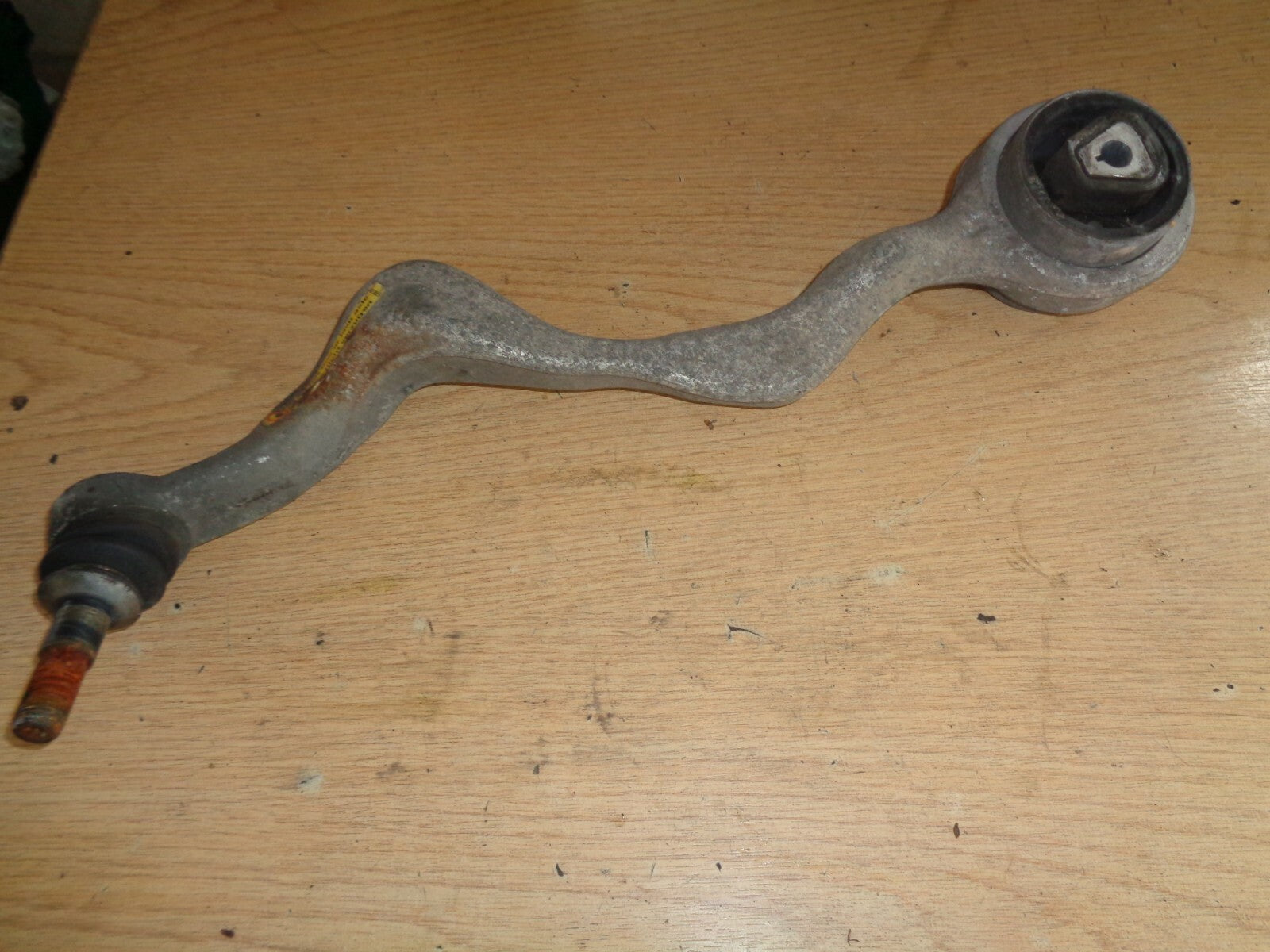 BMW 1 SERIES E87 OSF DRIVER SIDE FRONT LOWER TRACK CONTROL ARM