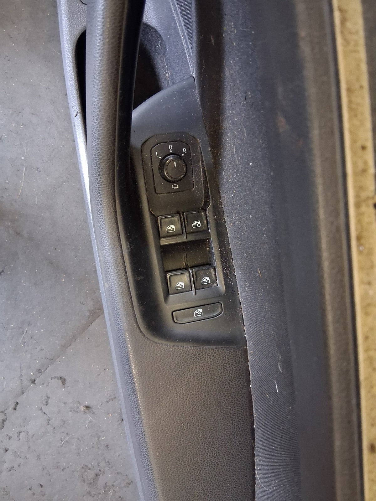 2019 VW VOLKSWAGEN PASSAT B8 OSF DRIVER SIDE FRONT RIGHT DOOR CARD