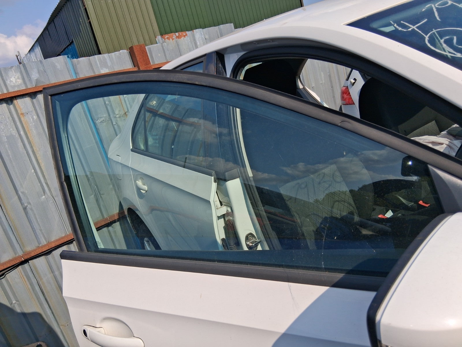 SEAT TOLEDO MK4 2018 HATCH OSF DRIVER SIDE FRONT MAIN WINDOW GLASS