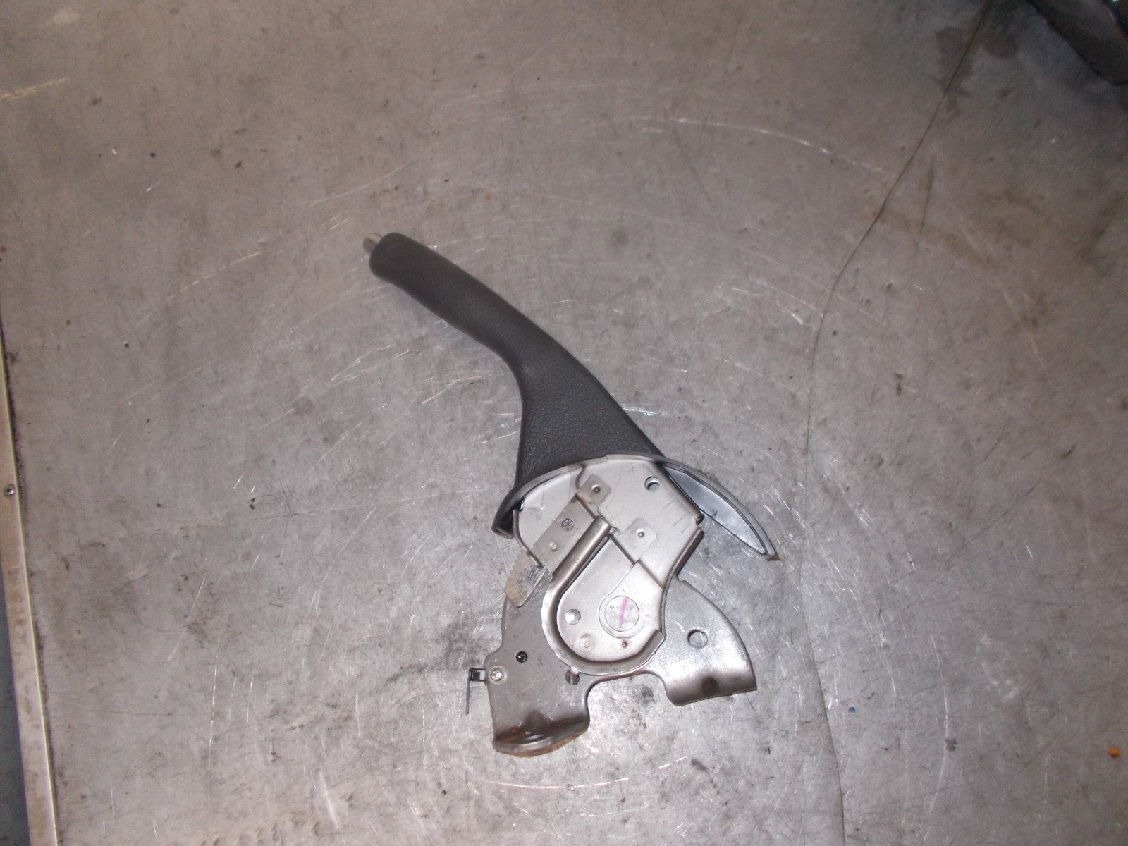 TOYOTA AVENSIS T250 2007 MK2 HANDBRAKE LEVER