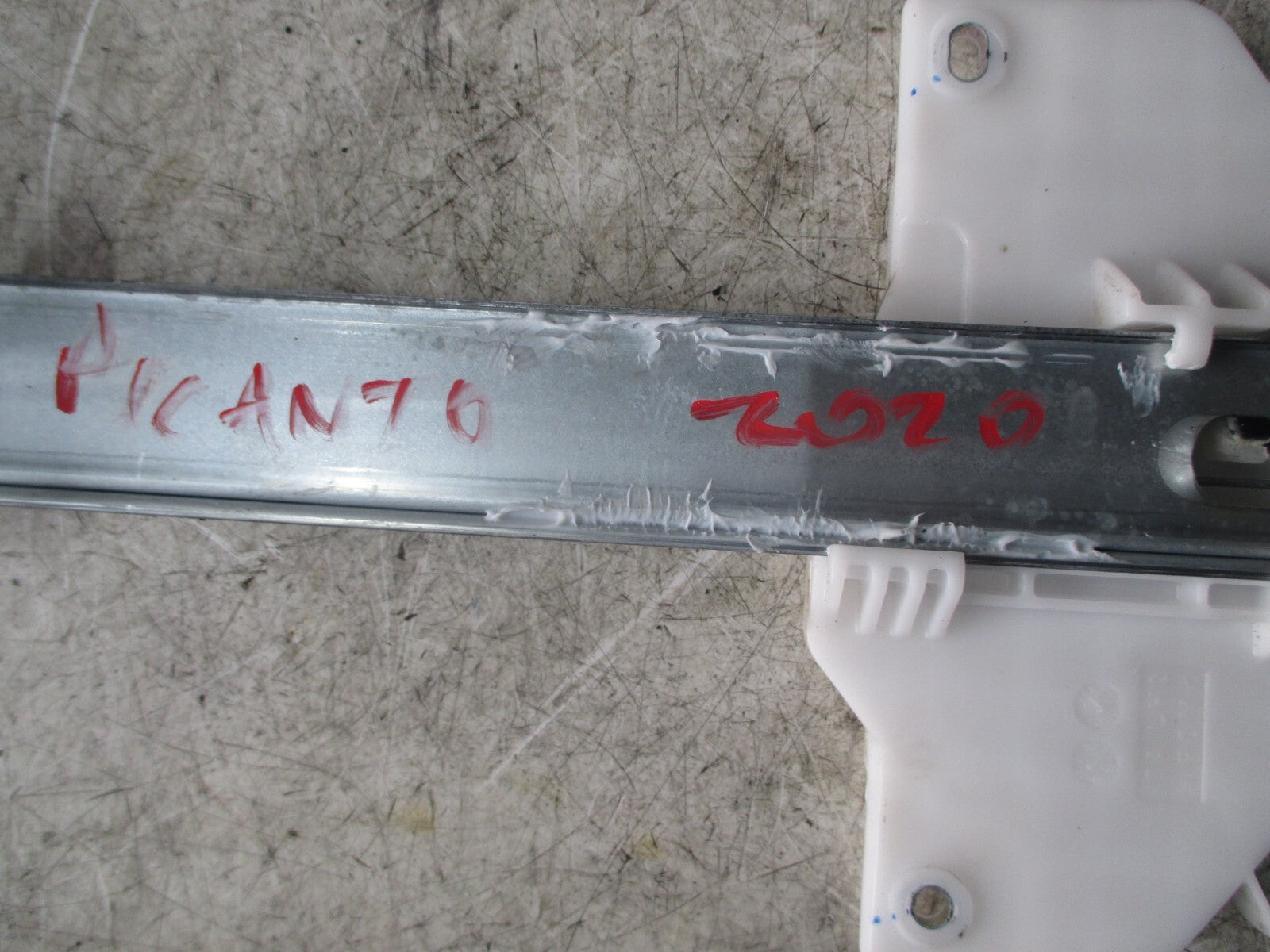 KIA PICANTO MK3 2020 NSF PASSENGER FRONT SIDE WINDOW MOTOR REGULATOR
