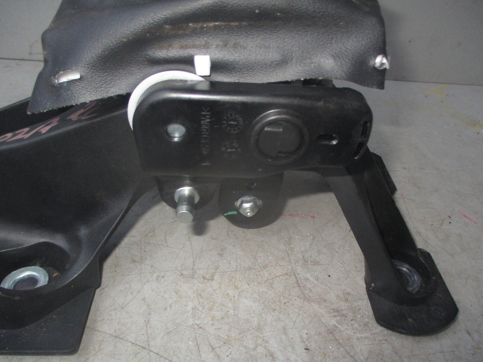 MAZDA 3 2020 2.0 PETROL MANUAL GEARSTICK SHIFTER BCKN46100A