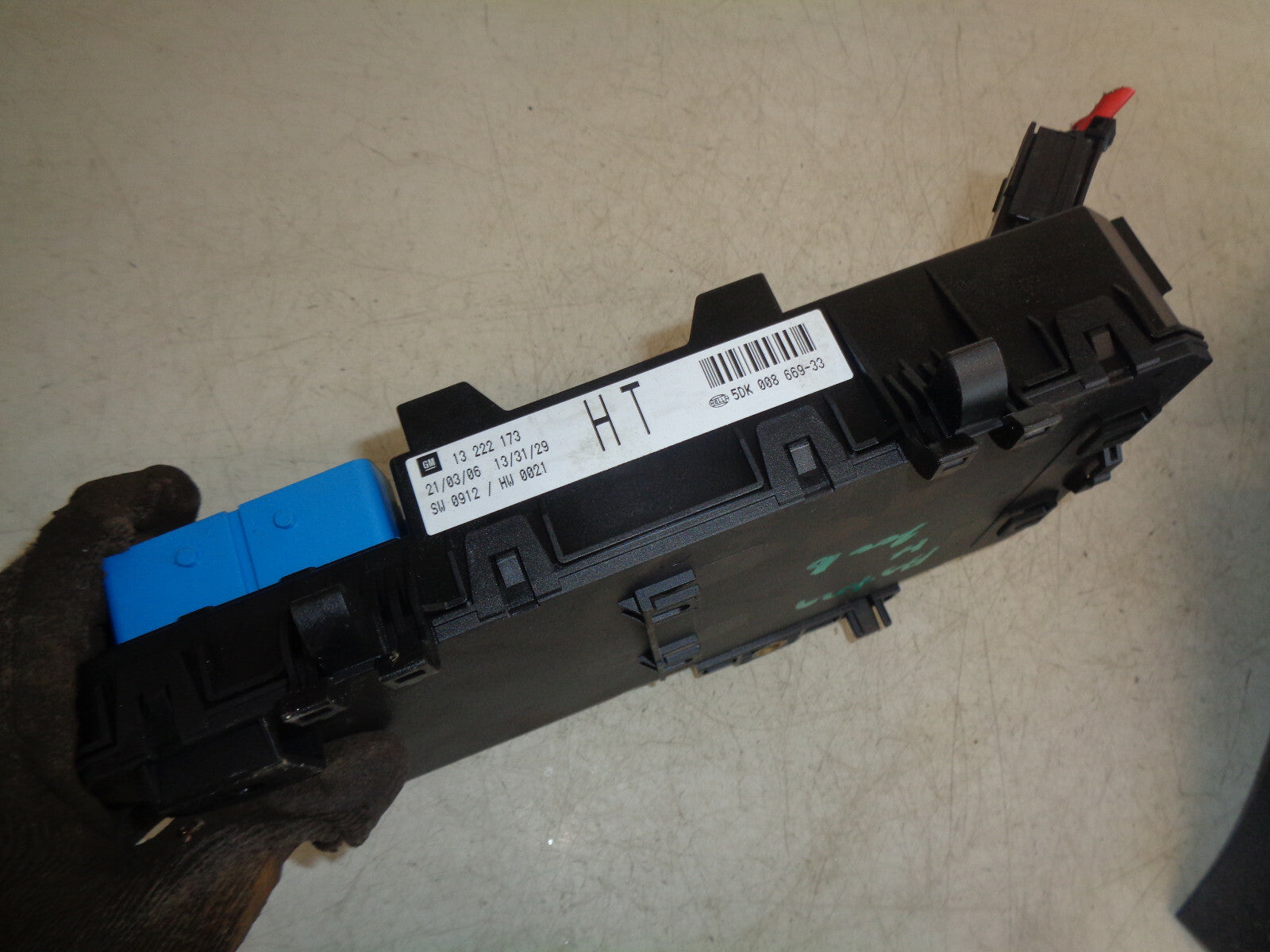 VAUXHALL ASTRA MK5 2006 1.3 CDTI UNDER DASHBOARD DASH FUSE RELAY 13222173