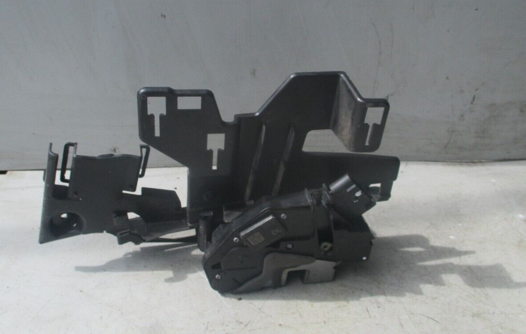 FORD FIESTA DRIVER SIDE FRONT DOOR LOCK ASSEMBLY 40614133