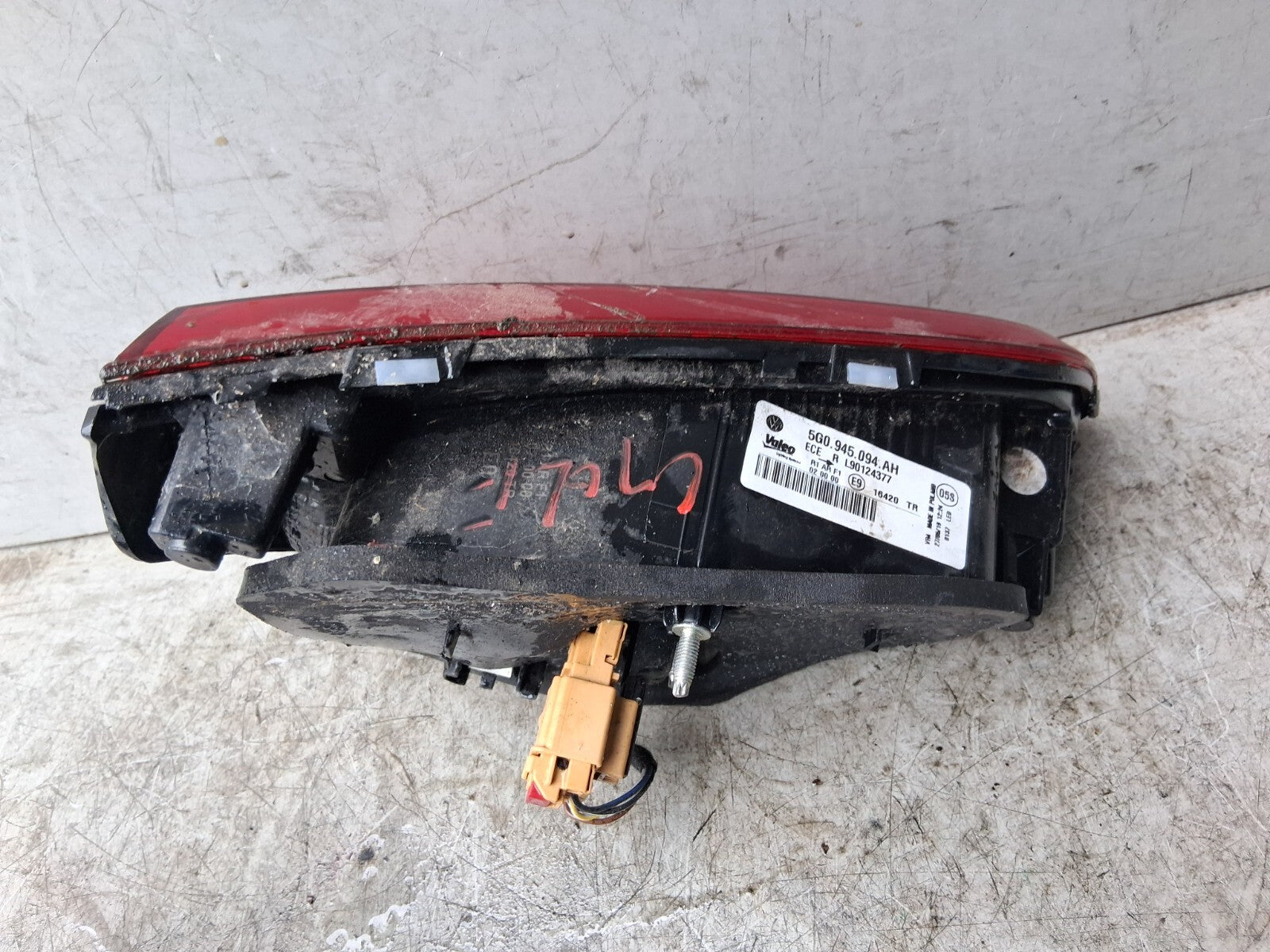 2013 VOLKSWAGEN GOLF MK7 OSR DRIVER SIDE REAR RIGHT INNER TAIL LIGHT 5G0945094