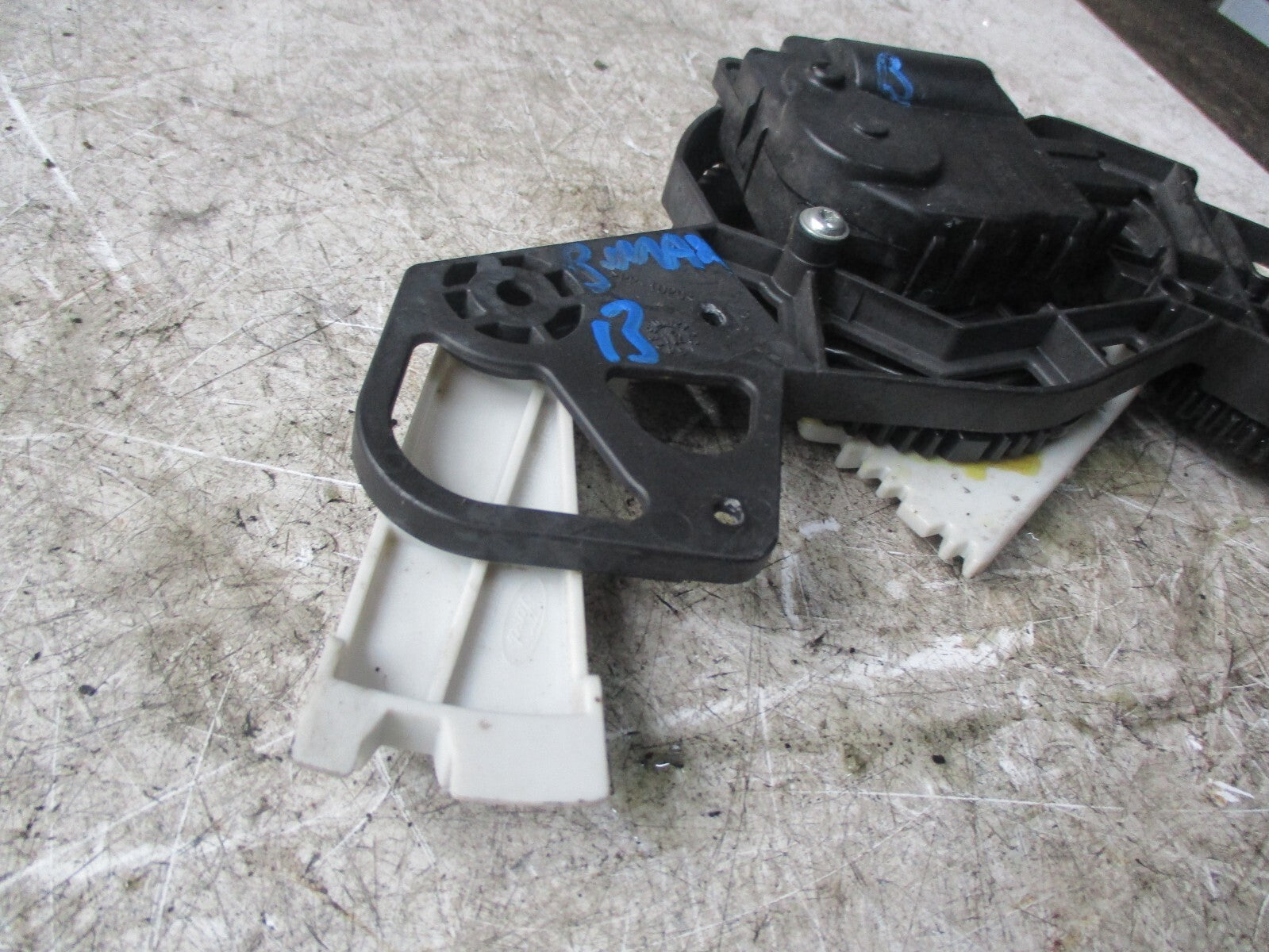 FORD B-MAX 2013 AIR HEATER FLAP ACTUATOR MOTOR AV1119E616BB