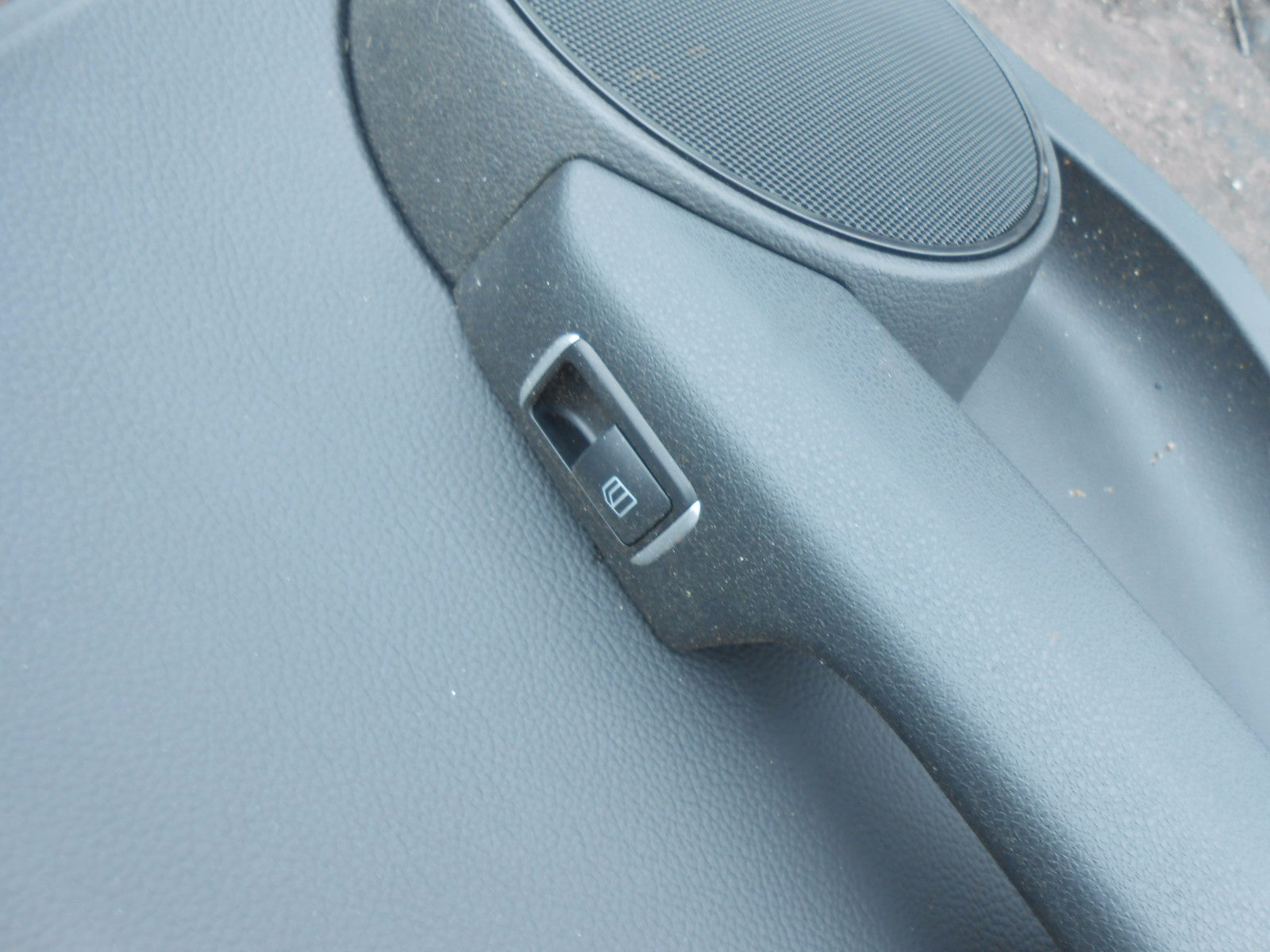 MERCEDES C CLASS S204 2013 NSR PASSENGER SIDE REAR BLACK LEATHER DOOR CARD