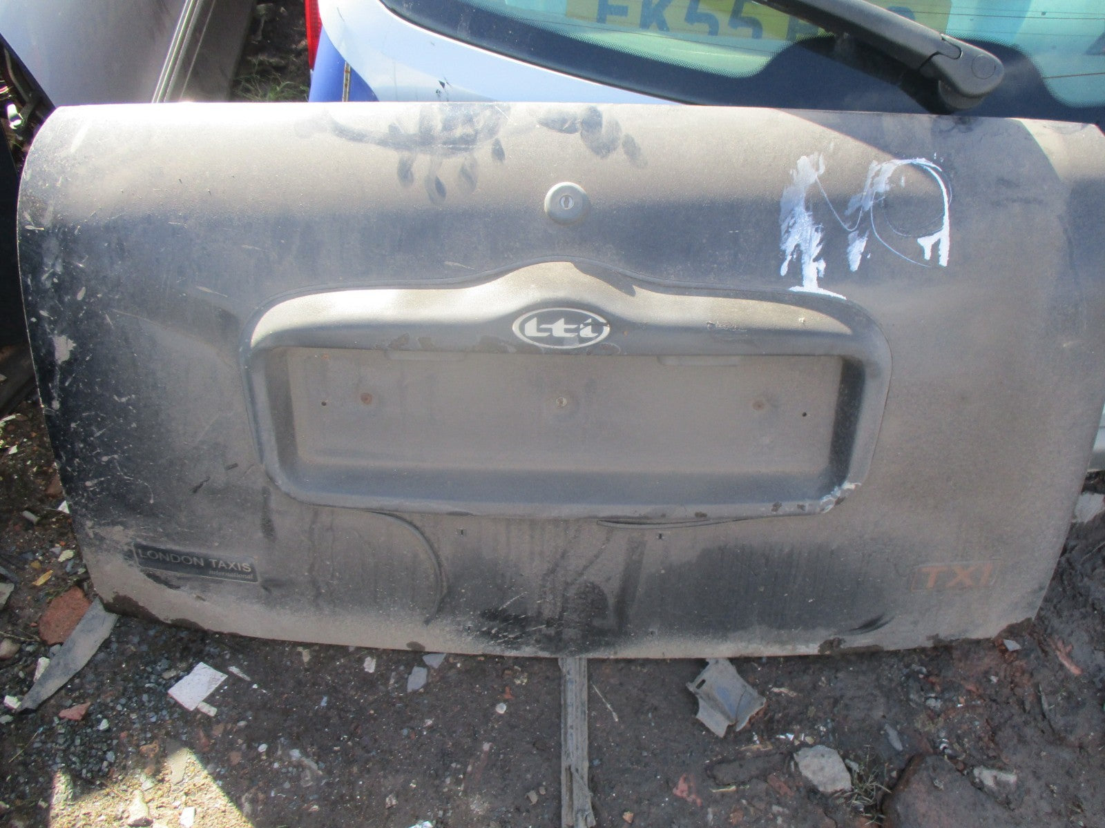 1999 LTI TX1 HACKNEY CARRAGE BOOTLID BOOT TAILGATE COMPLETE BLACK