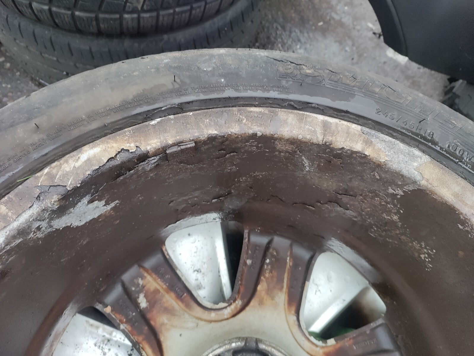2009 JAGUAR XF X250 18 INCH ALLOY WHEEL WITH TYRE 245/45R18 REF 3