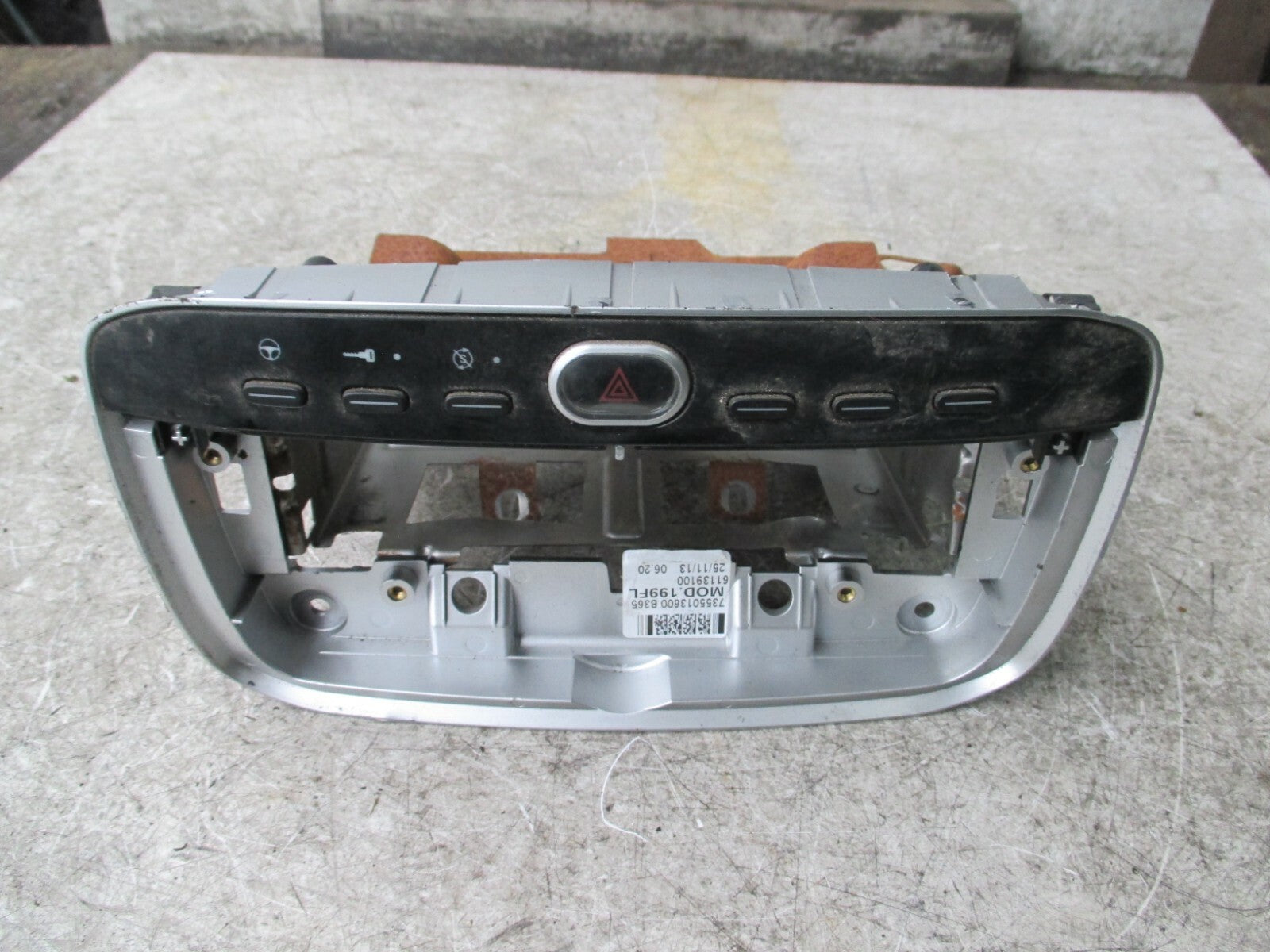 FIAT PUNTO 2012 MK3 CENTRE CONSOLE DOOR LOCK HAZARD CONTROL PANEL SWITCH