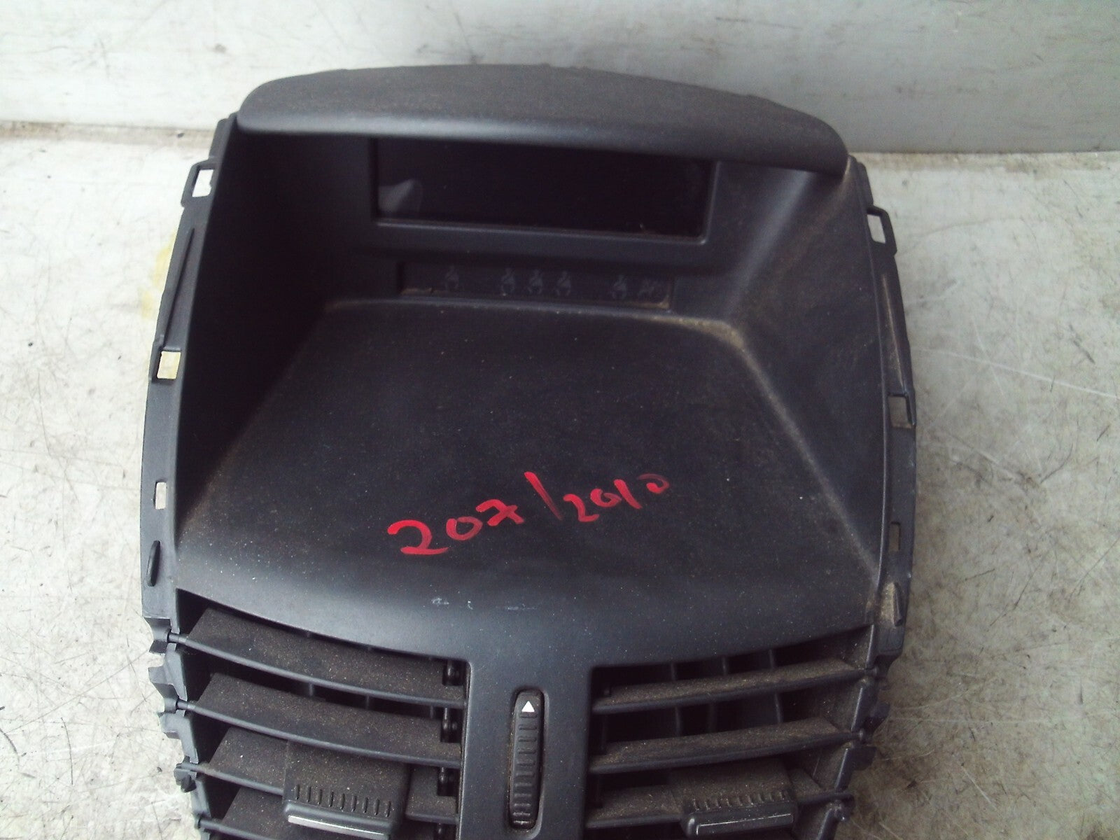 2010 PEUGOET 207 AIR VENT DASH HEATER DASHBOARD CENTRE TRIM SURROUND 96724726ZD