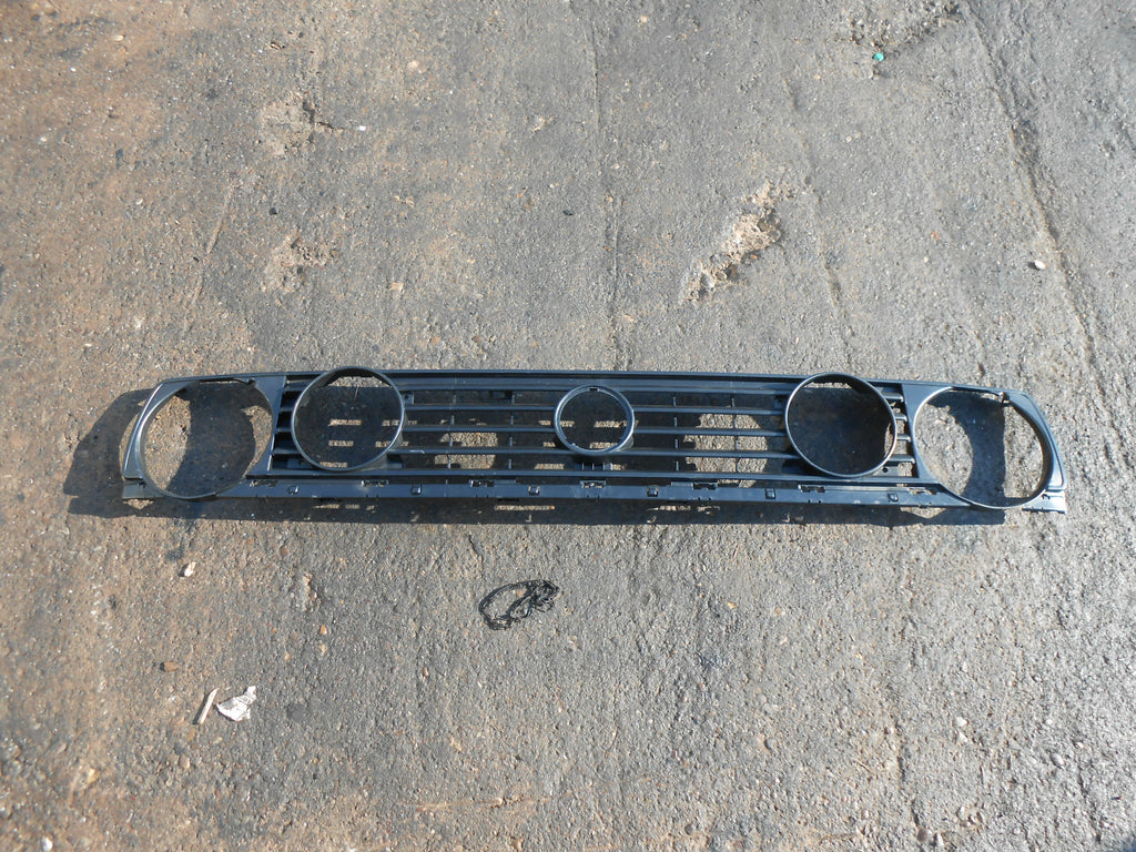 VOLKSWAGEN VW GOLF MK2 X 7 TWIN HEADLIGHT STYLE GRILL GRILLE DAMAGED JOB LOT