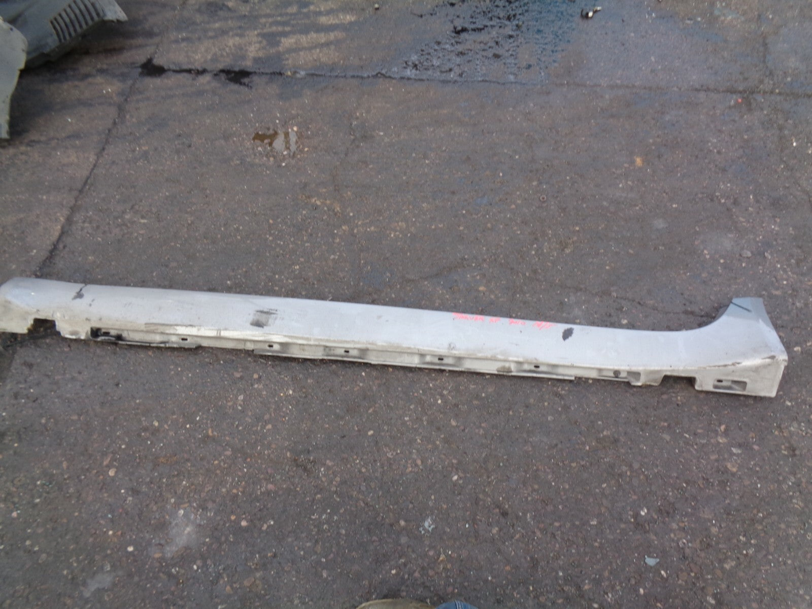 JAGUAR XF 2010 X250 3.0 DIESEL NS PASSENGER SIDE SKIRT IN GREY