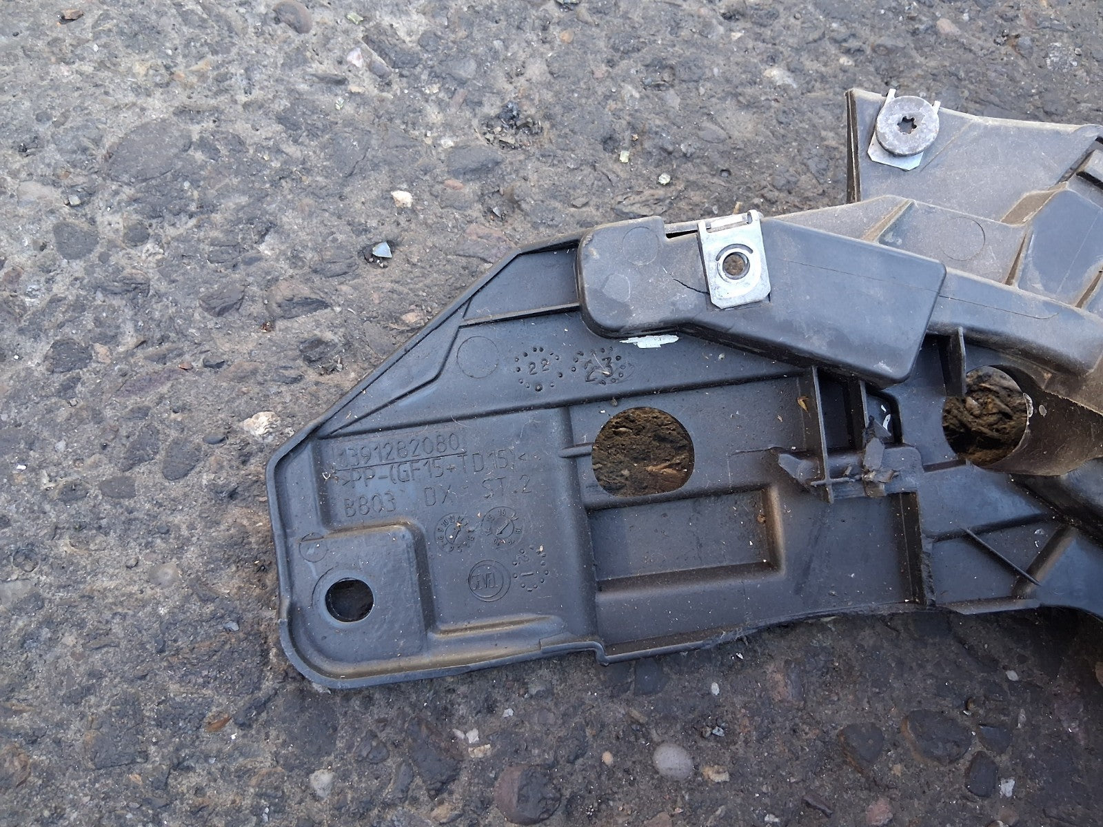 2024 FIAT DUCATO MK3 FACELIFT OSF DRIVER SIDE HEADLIGHT BRACKET 1391282080