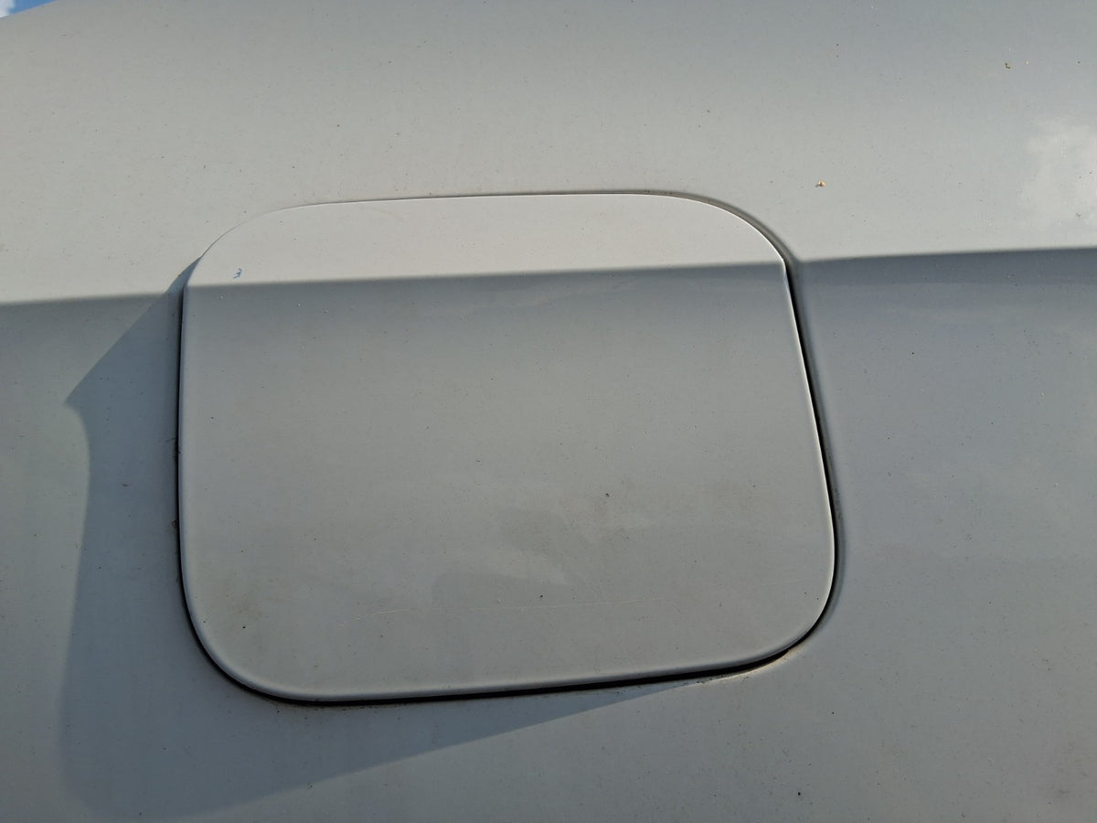 SEAT TOLEDO MK4 2018 HATCH FUEL DOOR FILLER FLAP WHITE