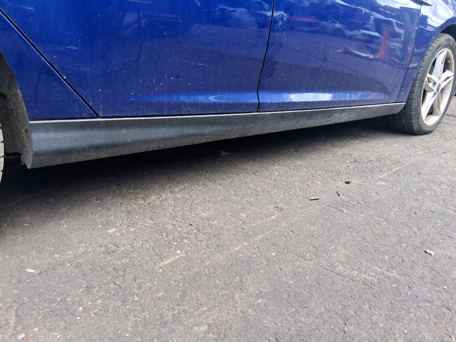 2015 FORD FOCUS MK3 HATCHBACK OS DRIVER SIDE SKIRT VALANCE PLASTIC