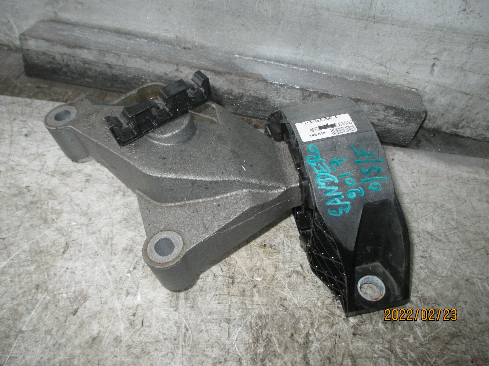 DACIA SANDERO 2017 1.0 PETROL OSF DRIVER SIDE FRONT TOP ENGINE MOUNT 113752043R