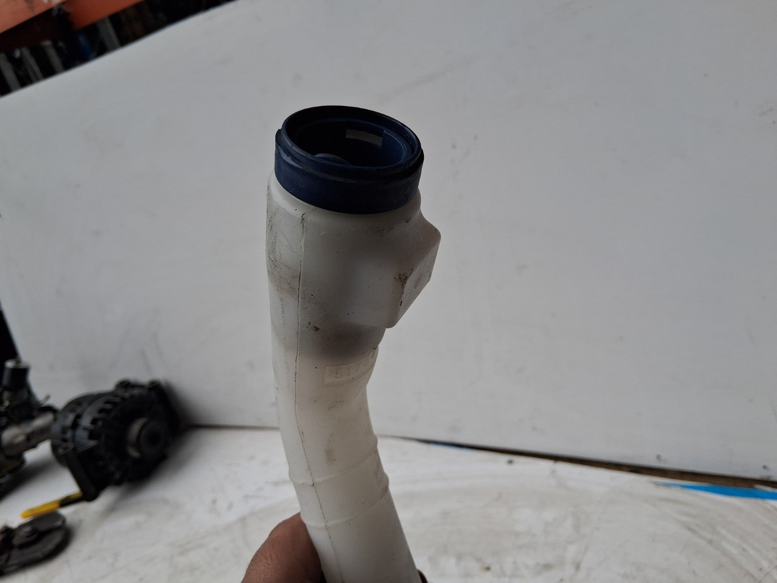 2015 FIAT 500 LOUNGE FRONT WINDSCREEN WASHER BOTTLE TANK RESERVOIR