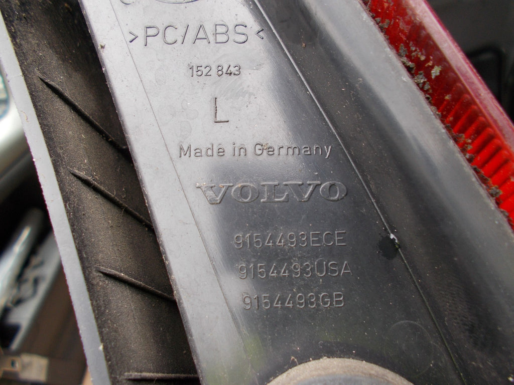 2004 VOLVO V70 D5 NSR PASSENGER SIDE UPPER REAR LIGHT TAIL LIGHT 9154493GB