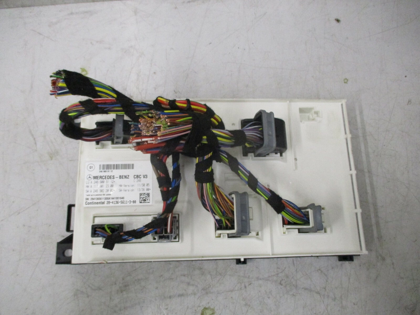 MERCEDES GLA220 2014 BCM SAM BODY CONTROL FUSEBOX MODULE UNIT A2469009112