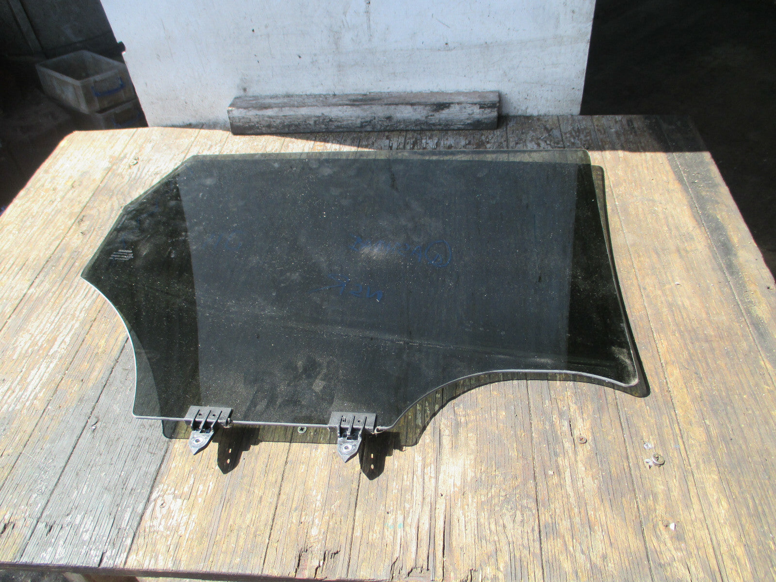 NISSAN QASHQAI J11 NSR PASSENGER SIDE REAR DOOR WINDOW GLASS