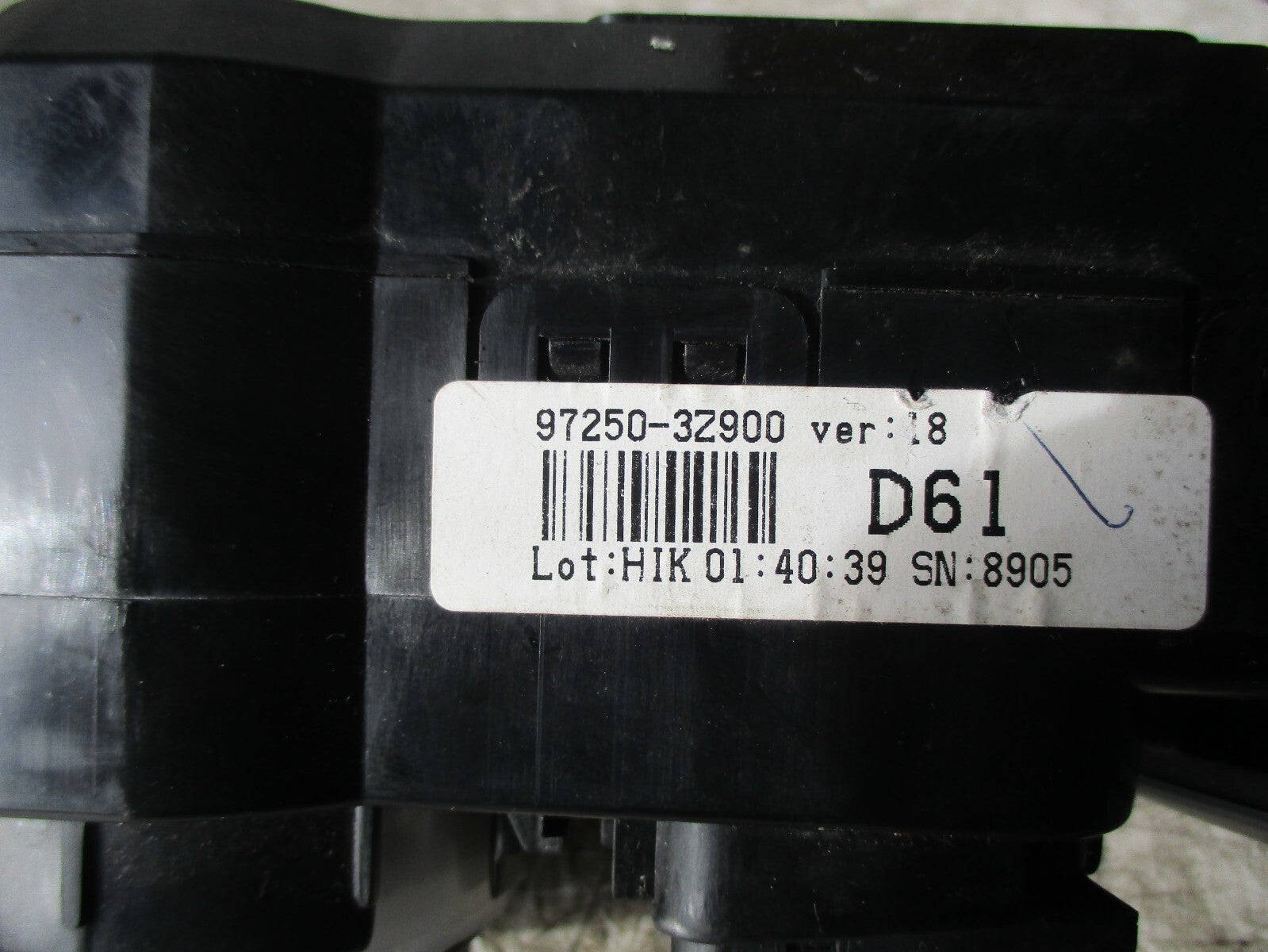 HYUNDAI I40 MK1 2012 HEATER CLIMATE CONTROL SWITCH PANEL 972503Z900