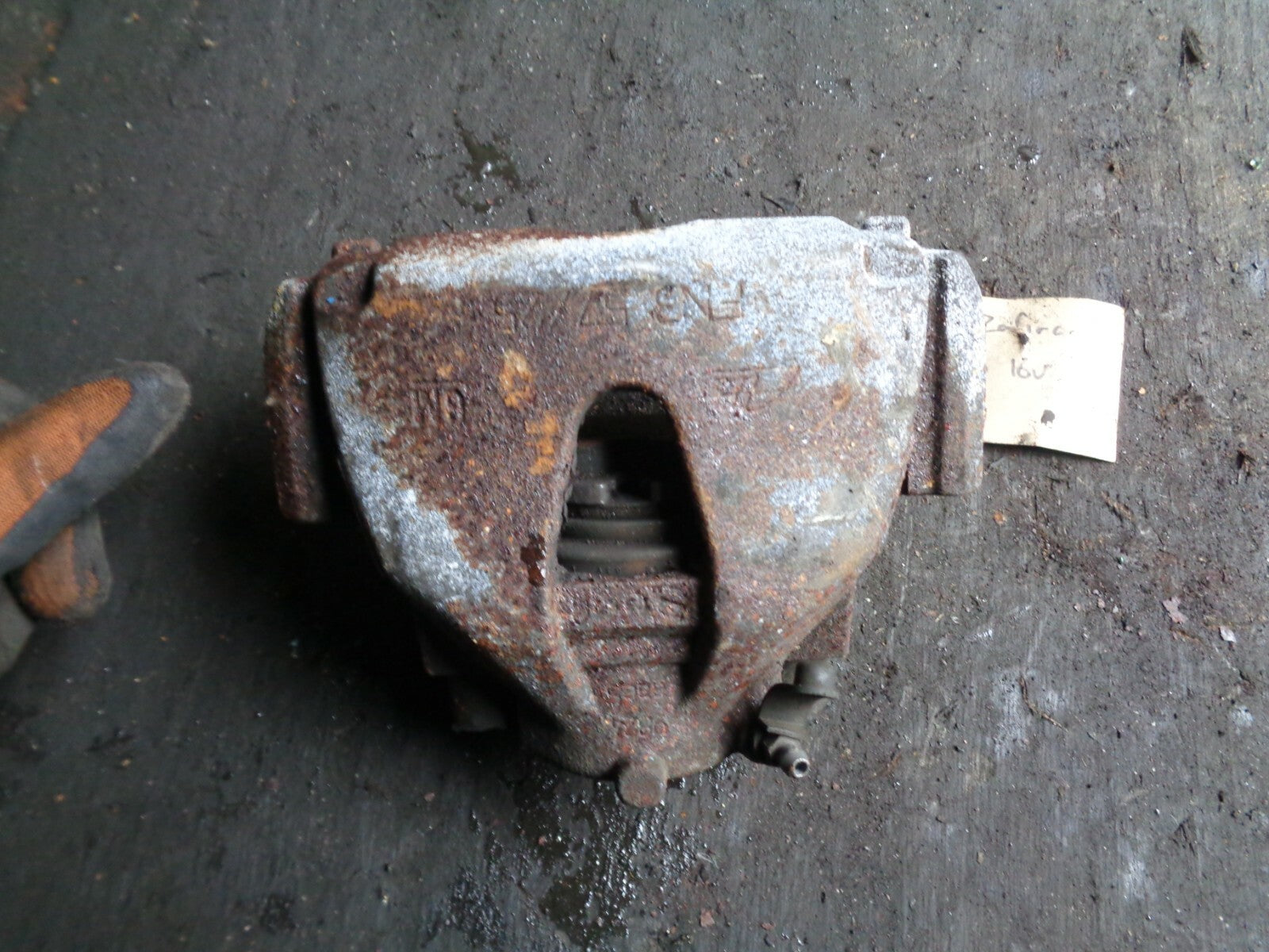 VAUXHALL ZAFIRA B MK2 2011 1.6 16V OSF DRIVER SIDE FRONT BRAKE CALIPER ASSEMBLY