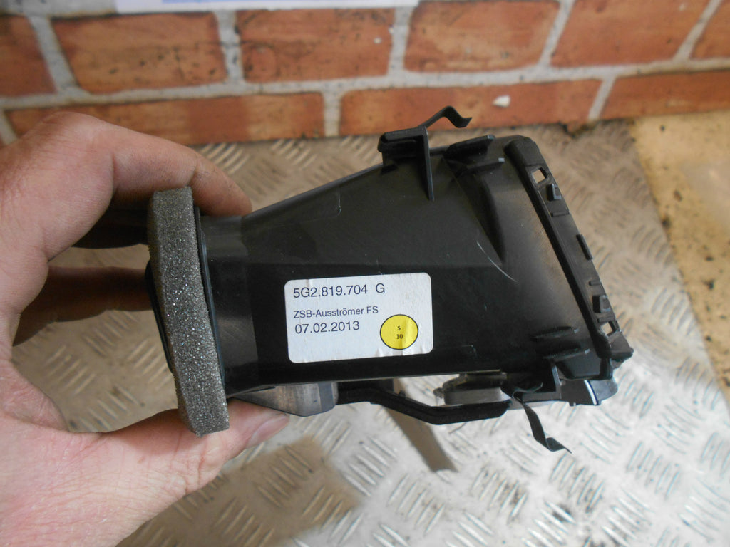 VOLKSWAGEN VW GOLF MK7 2016 OSF DRIVER SIDE FRONT AIR VENT 5G2819704G