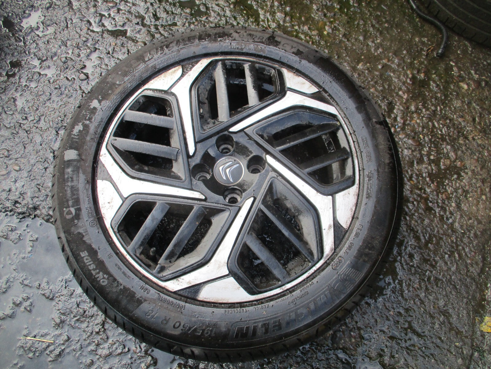 CITROEN C4 MK3 2021 18 INCH ALLOY WHEEL WITH TYRE 195/60R18
