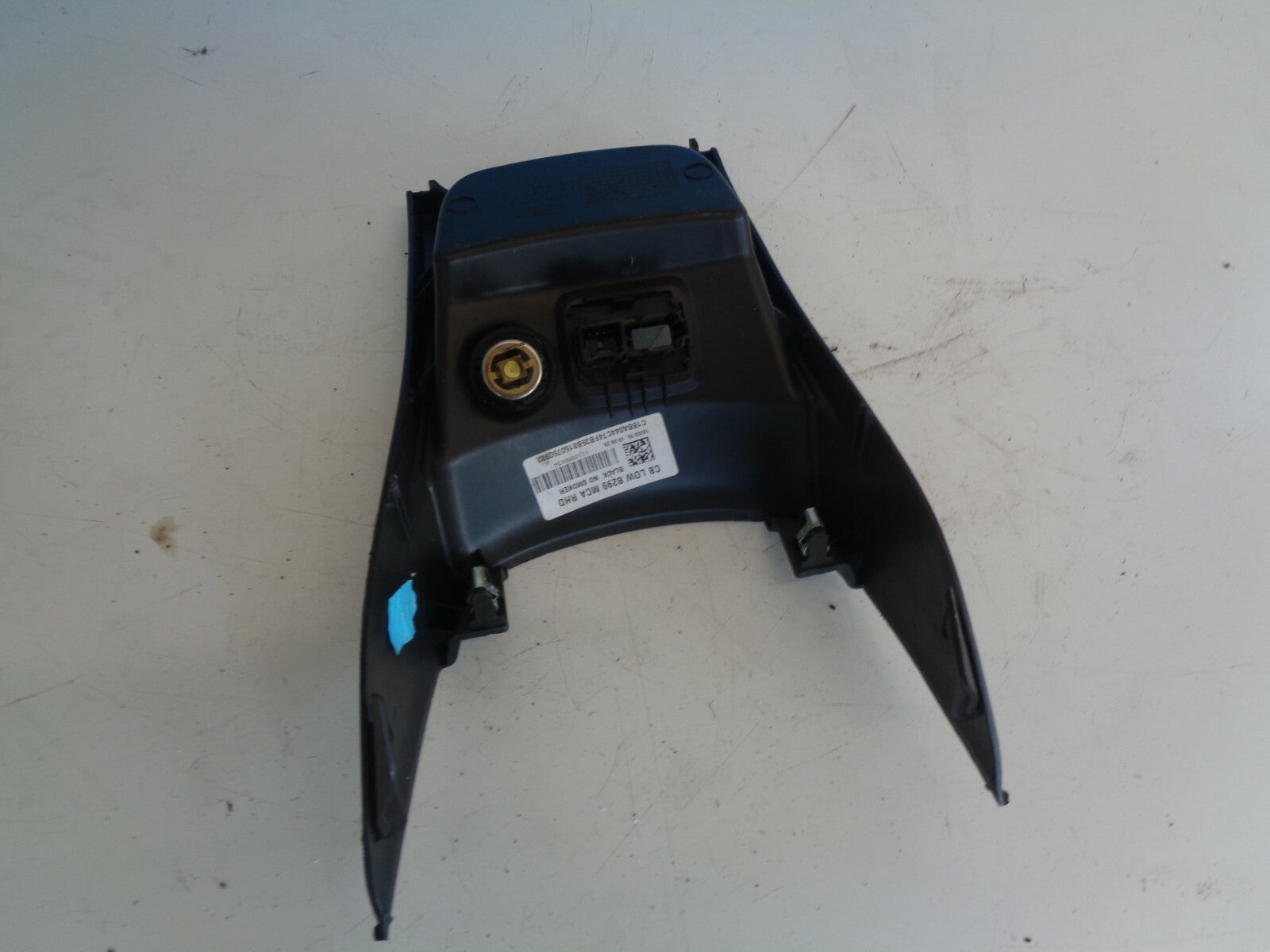 FORD FIESTA 2015 MK7 CENTRE CONSOLE PLASTIC TRIM SURROUND SOCKET C1BBA044C74B