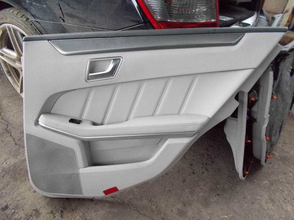 MERCEDES E CLASS W212 2016 OSR DRIVERS SIDE REAR DOOR CARD WHITE