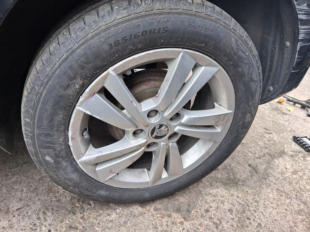 2020 SKODA FABIA MK3 NJ 15 INCH ALLOY WHEEL WITH TYRE 185/60R15