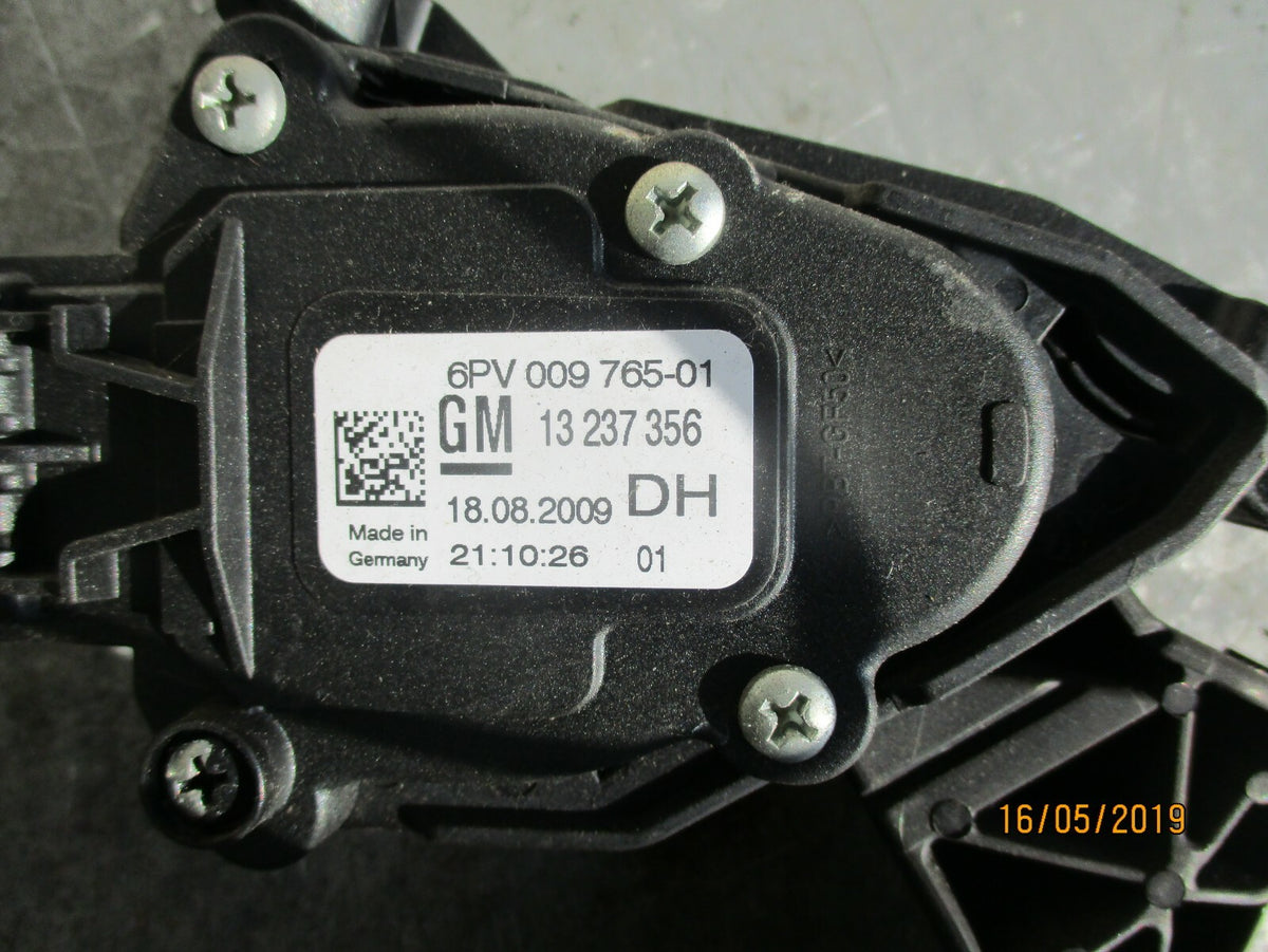 VAUXHALL INSIGNIA A (MK1) ELECTRIC ACCELERATOR THROTTLE PEDAL 13237356