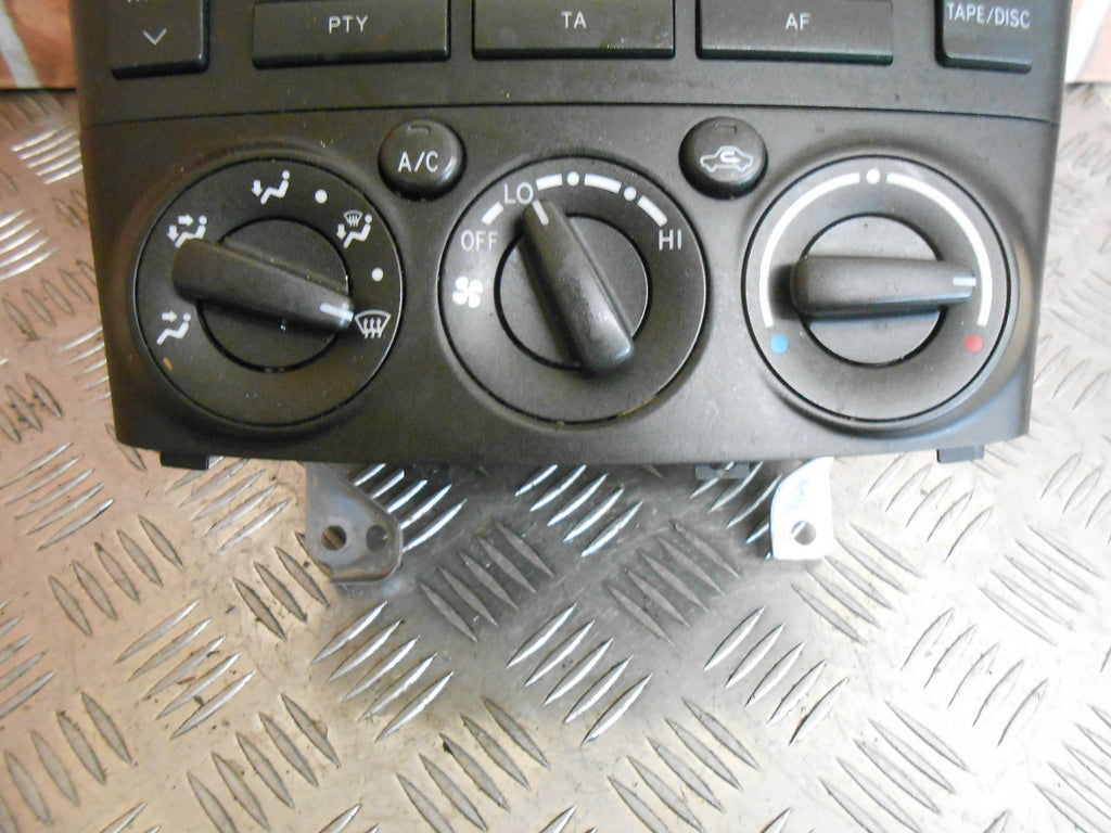 TOYOTA AVENSIS T25 2003 CD TAPE PLAYER STEREO HEAD UNIT & HEATER CONTROL PANEL