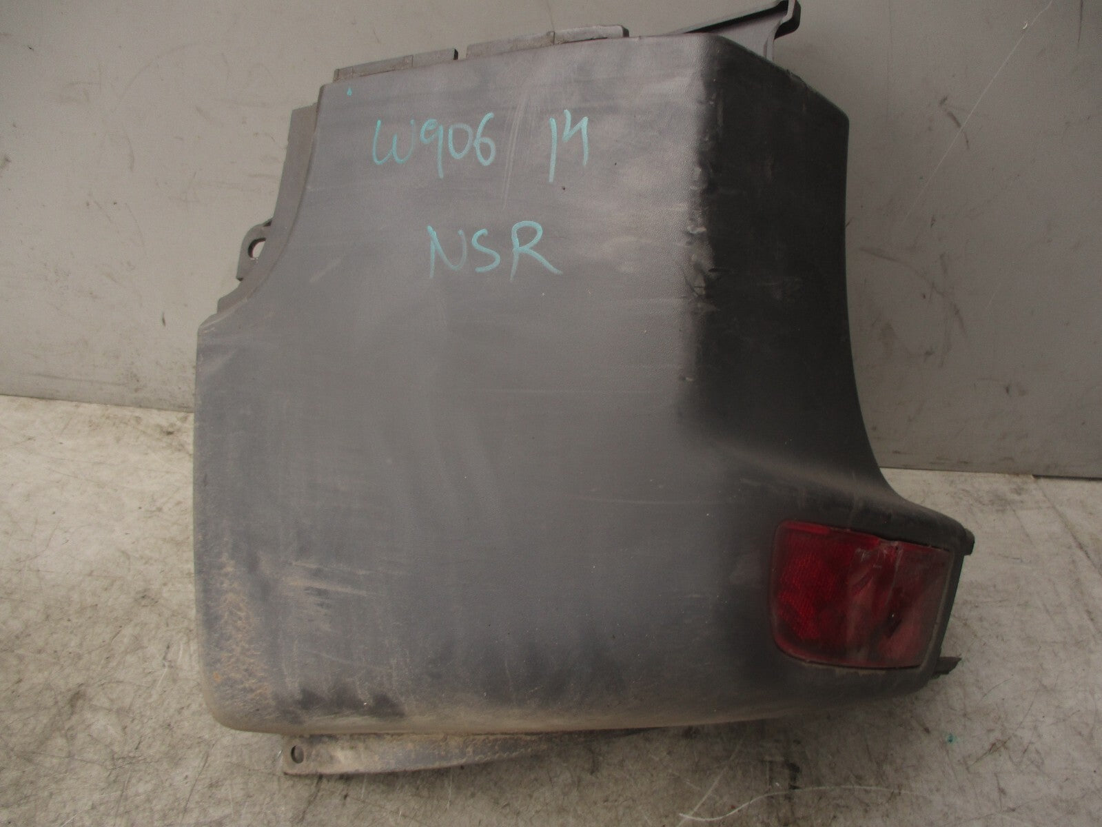 2014 MERCEDES SPRINTER W906 NSR PASSENGER SIDE REAR BUMPER CORNER A9068804571