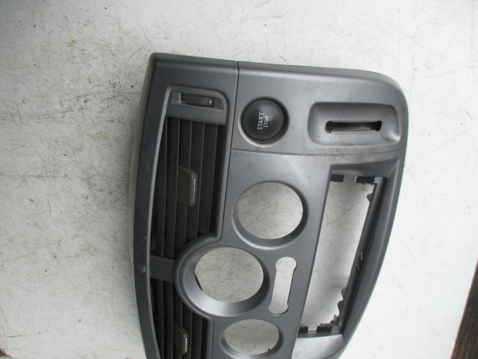 RENAULT SCENIC 2008 DASH STOP START SWITCH BUTTON AIR VENT PANEL GREY 8200140722