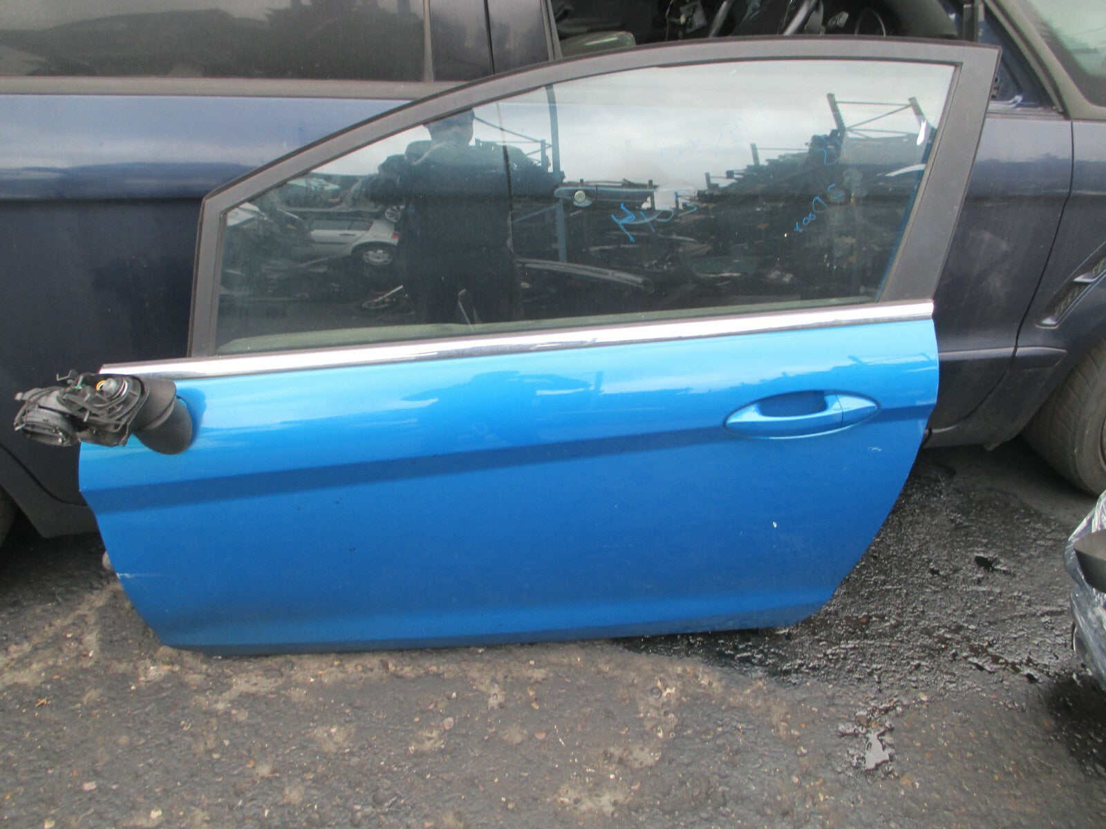 FORD FIESTA 2014 MK7 NSF FRONT PASSENGER SIDE BARE DOOR SHELL FRAME