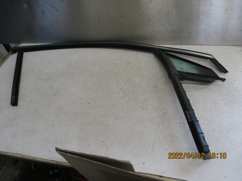 FORD MONDEO MK5 2019 OSF DRIVER FRONT DOOR QUARTER WINDOW GLASS