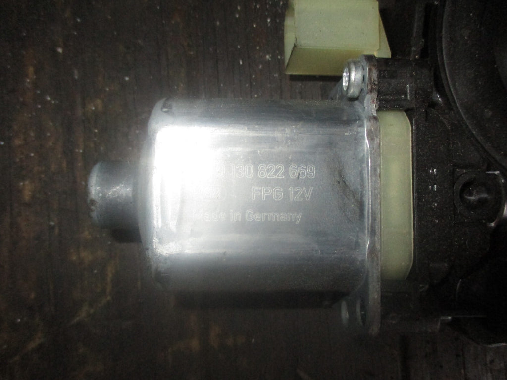 AUDI A4 2017 DRIVERS NEAR SIDE REAR WINDOW MOTOR REGULATOR