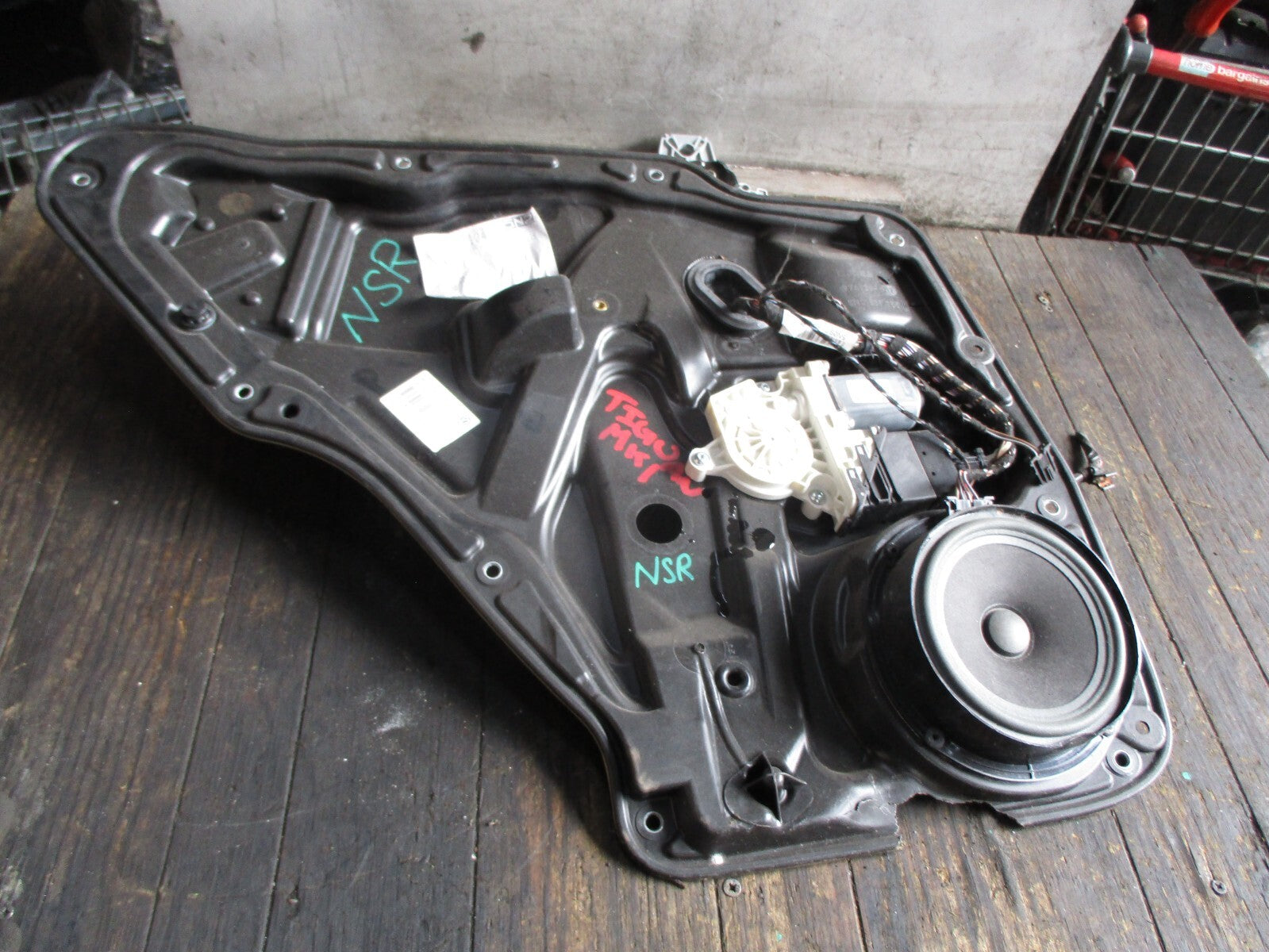 VW VOLKSWAGEN TIGUAN MK1 2012 NSR PASSENGER SIDE REAR WINDOW MOTOR REGULATOR
