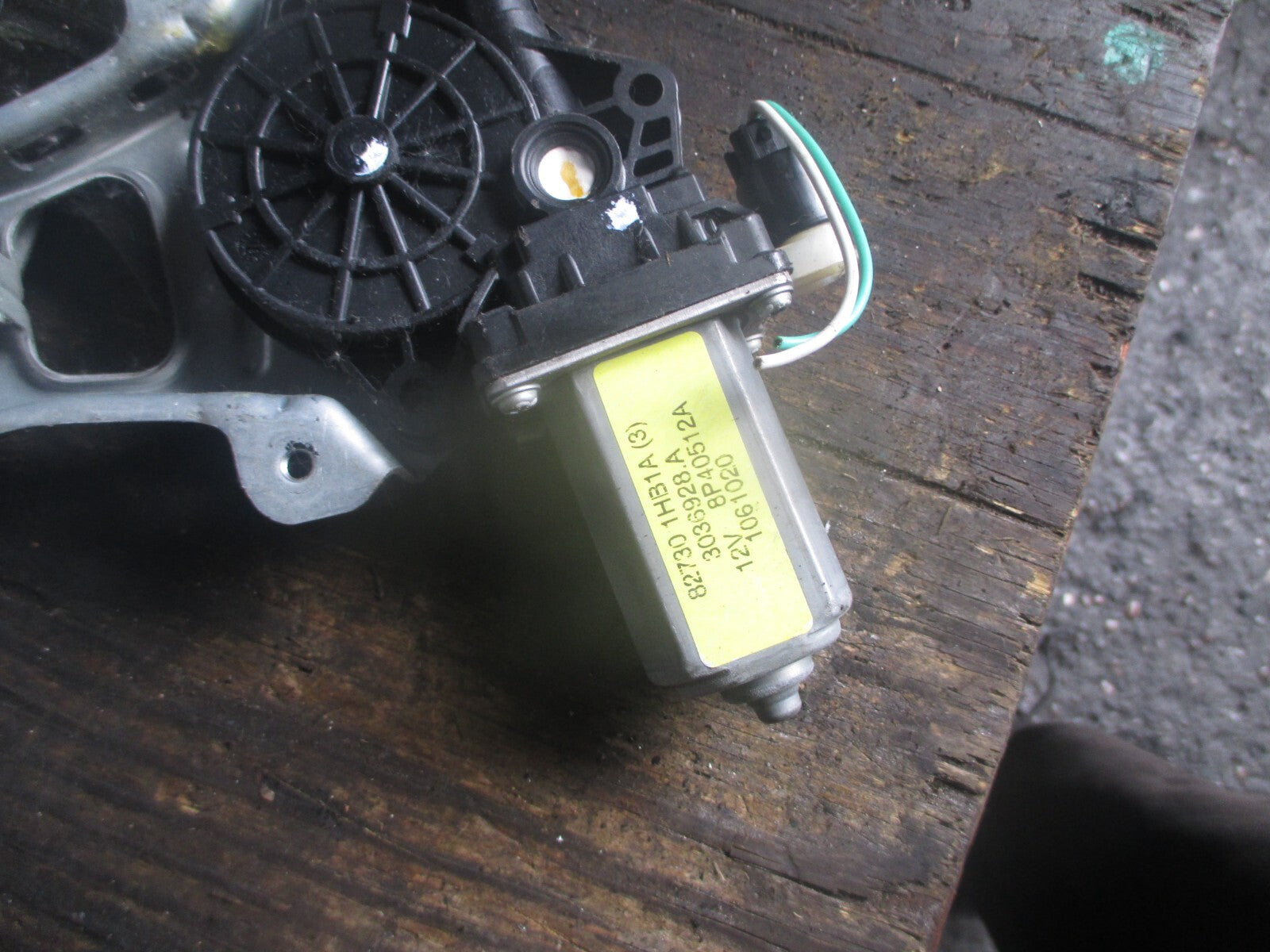 NISSAN MICRA 2014 MK4 OSF DRIVER SIDE FRONT WINDOW REGULATOR & MOTOR 827301HB1A
